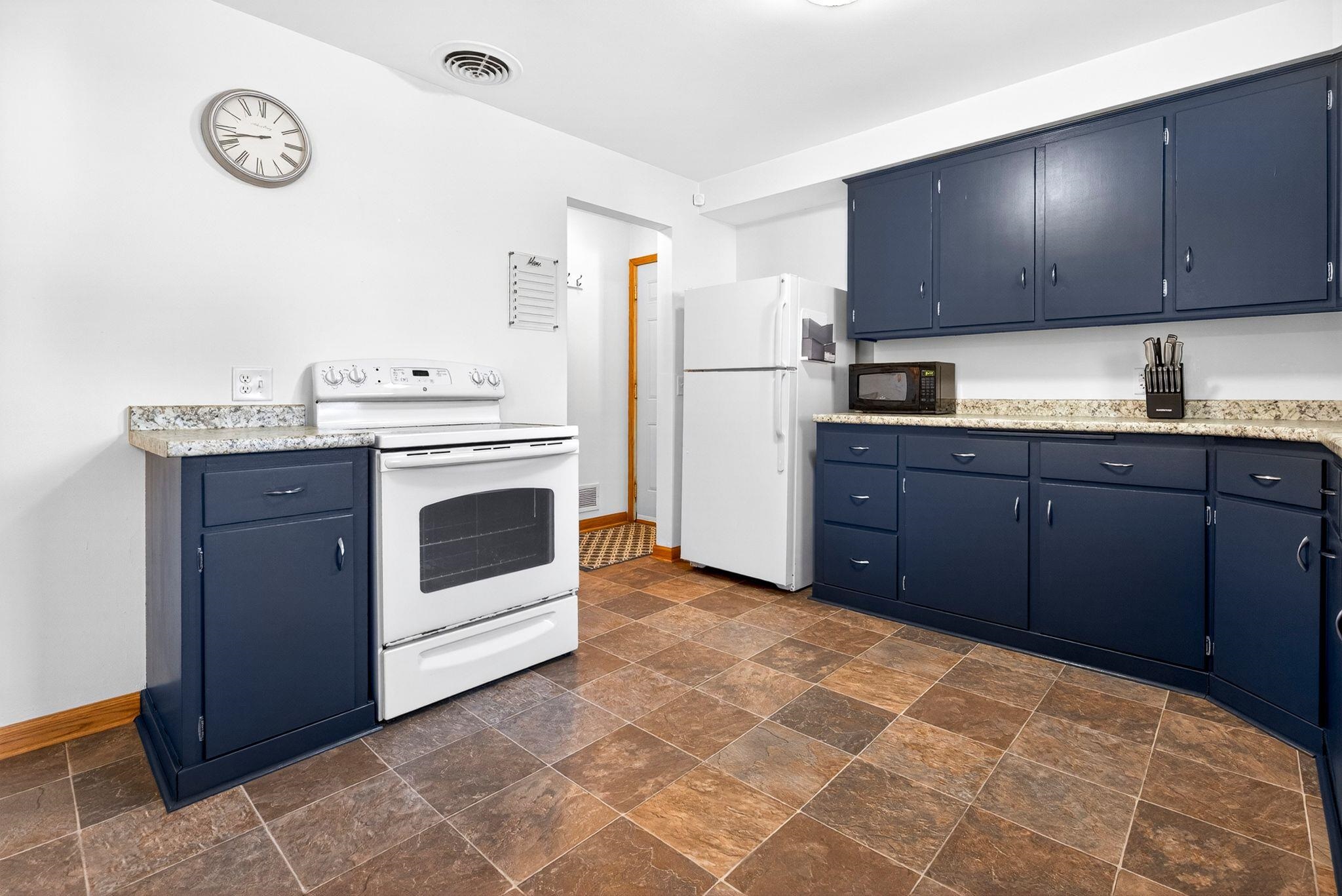 415 E 16TH Street
