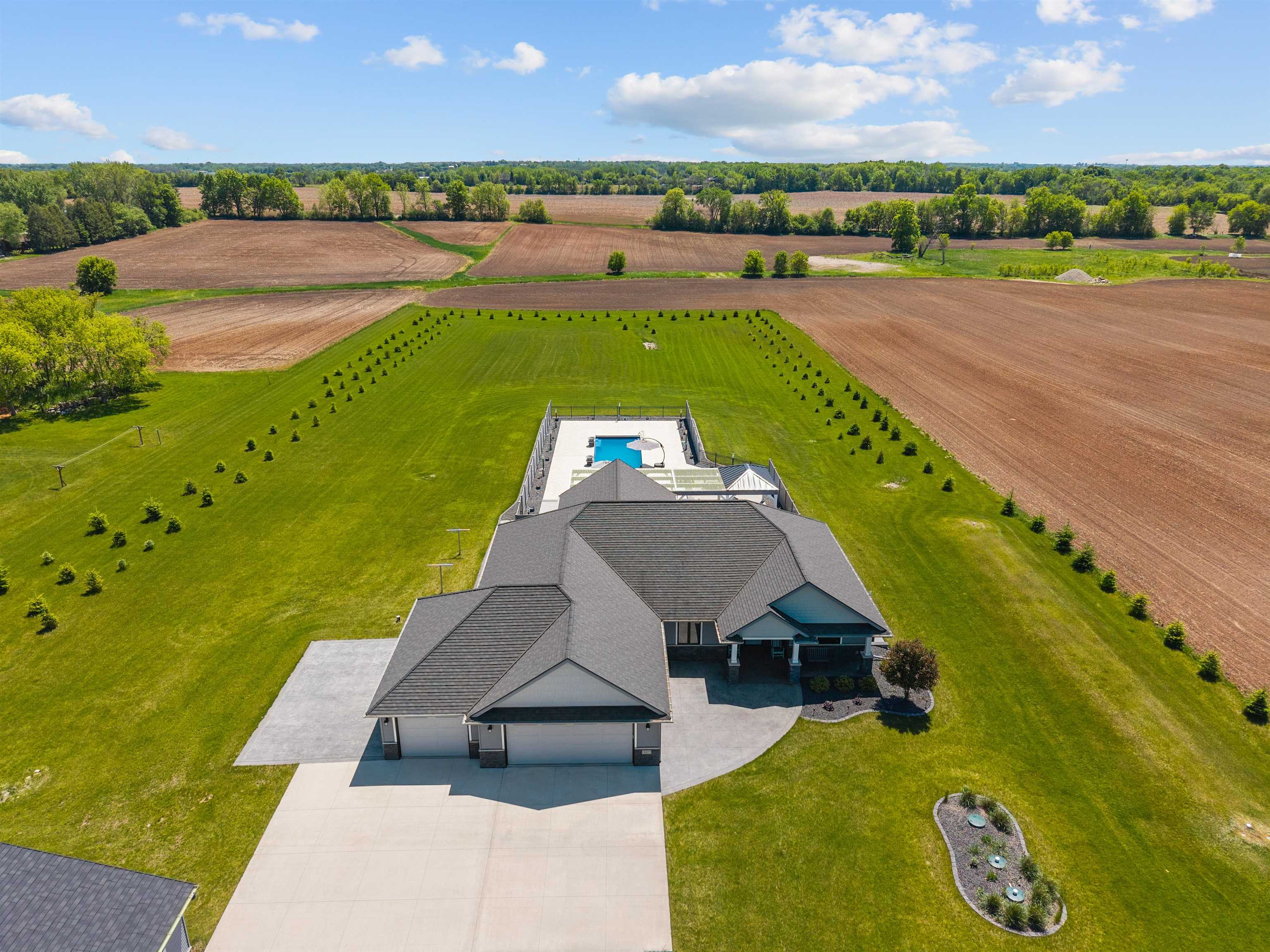 3007 WINNEGAMIE Drive