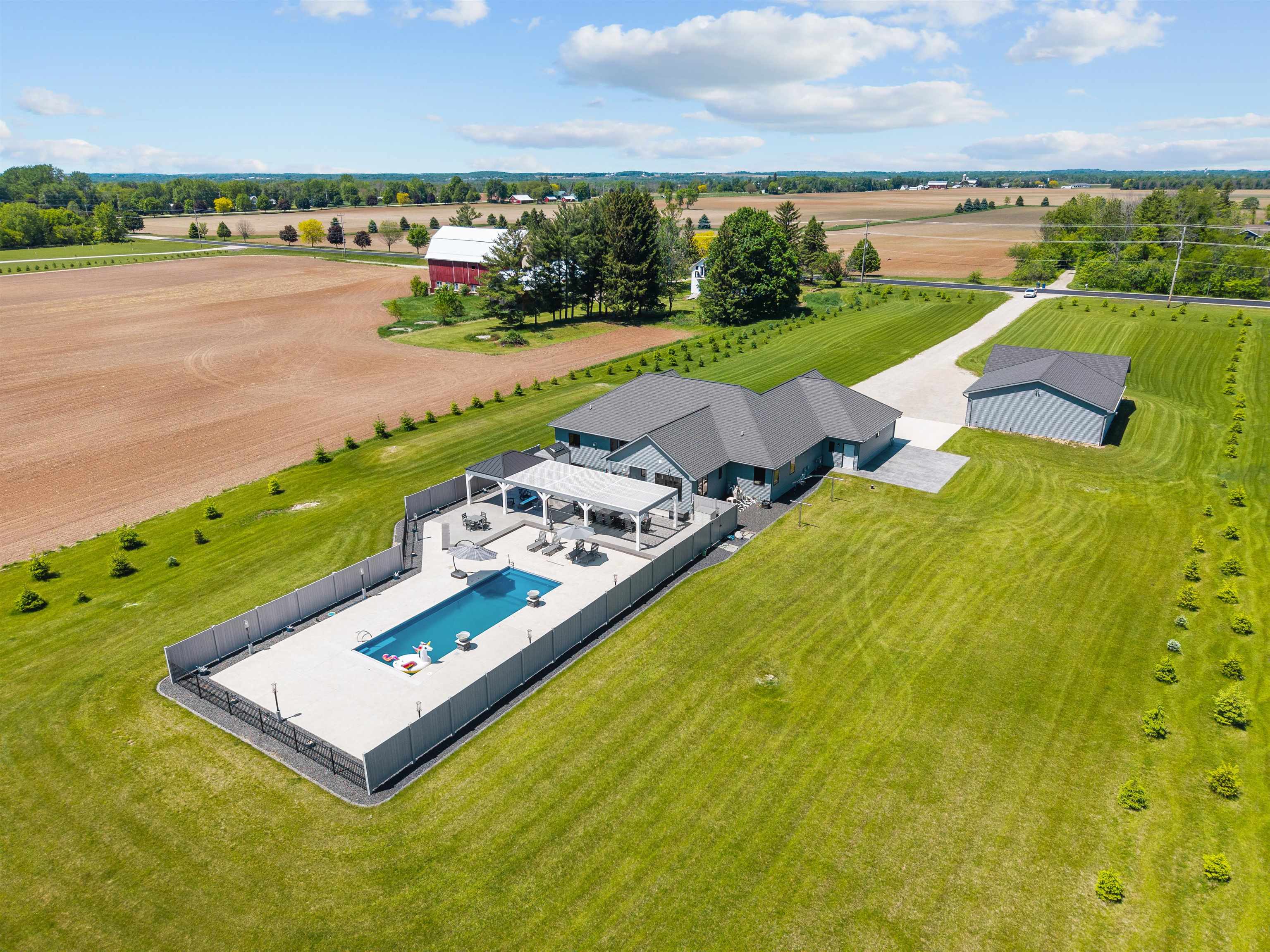 3007 WINNEGAMIE Drive
