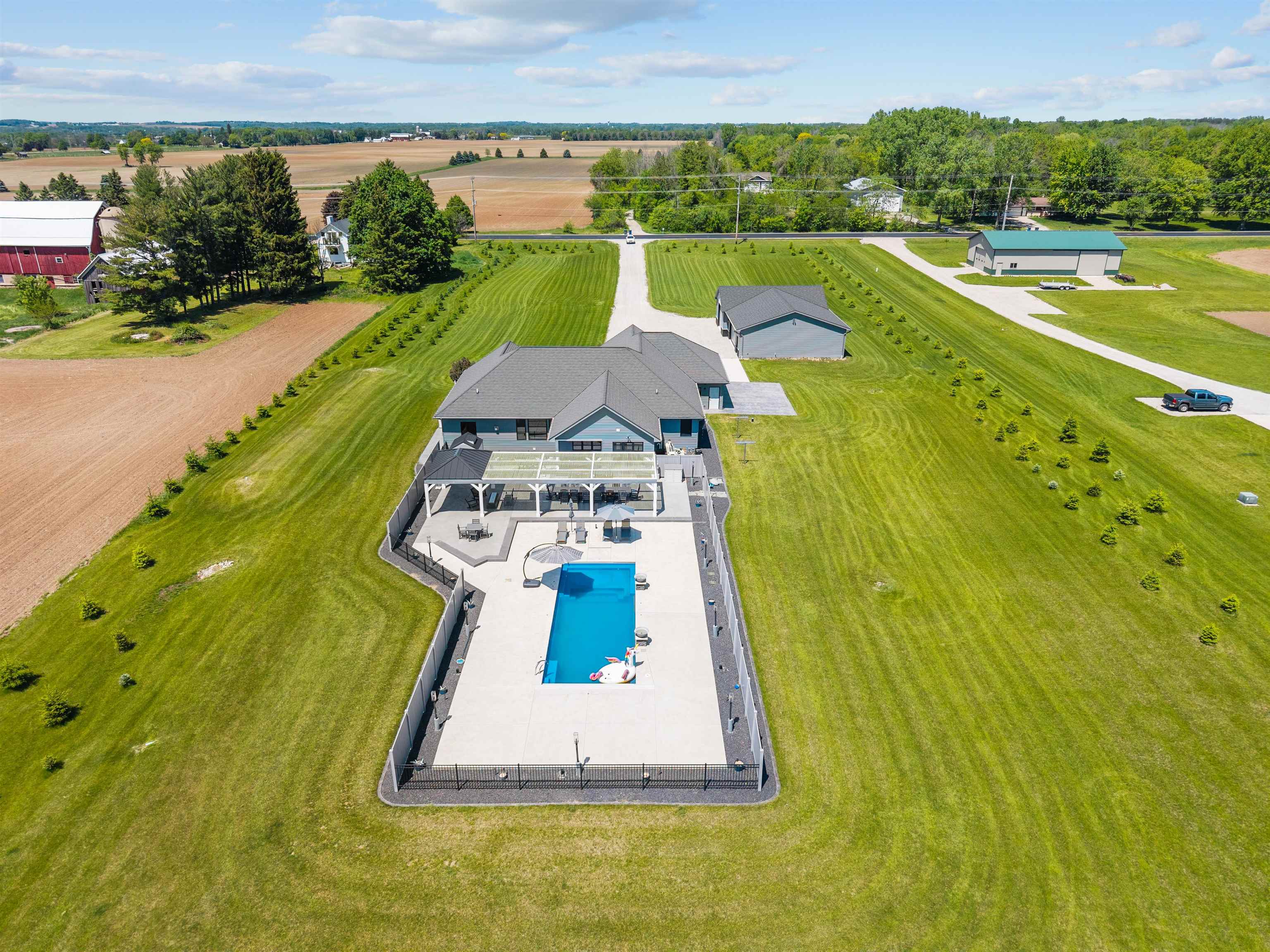3007 WINNEGAMIE Drive