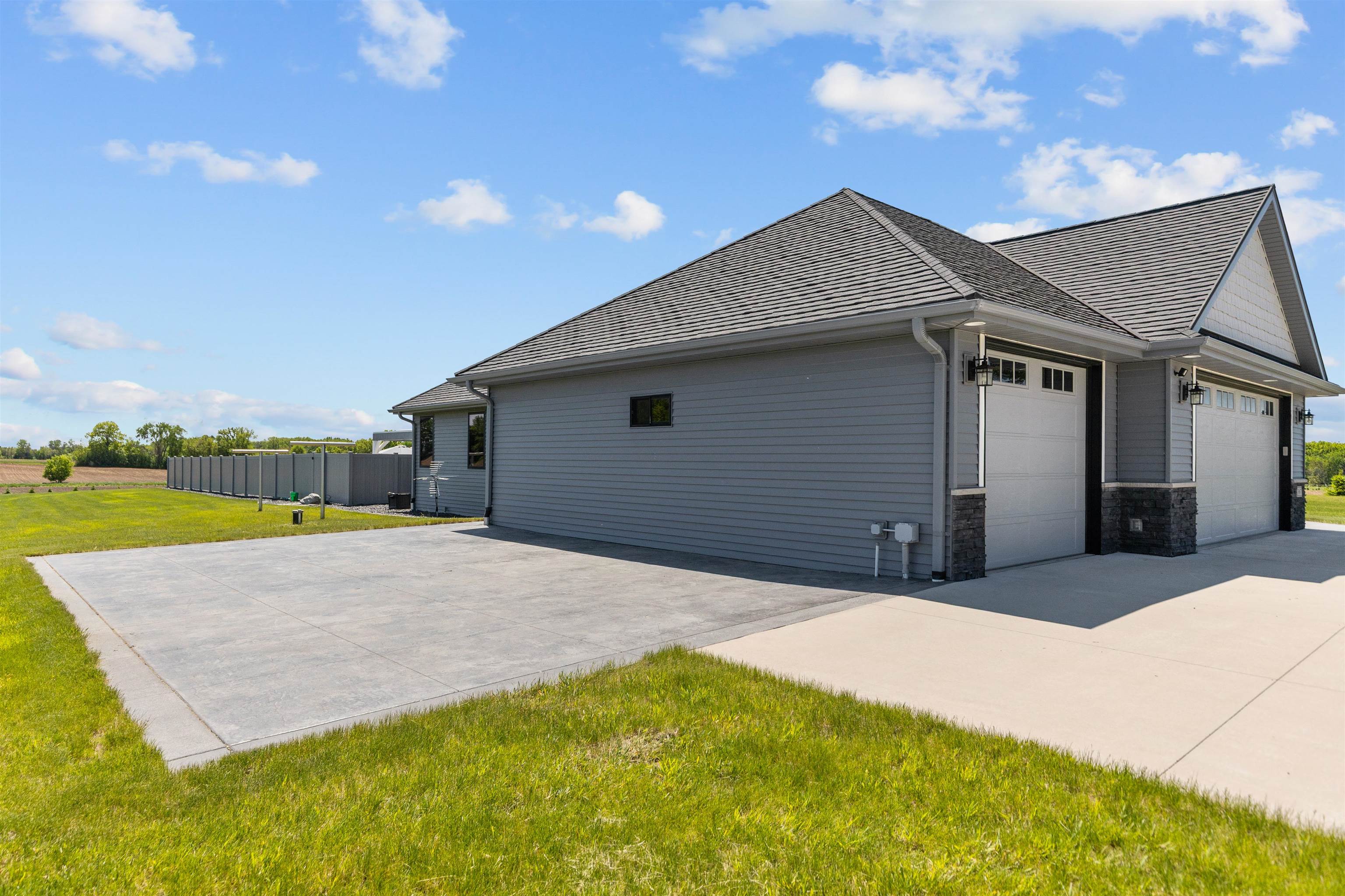 3007 WINNEGAMIE Drive