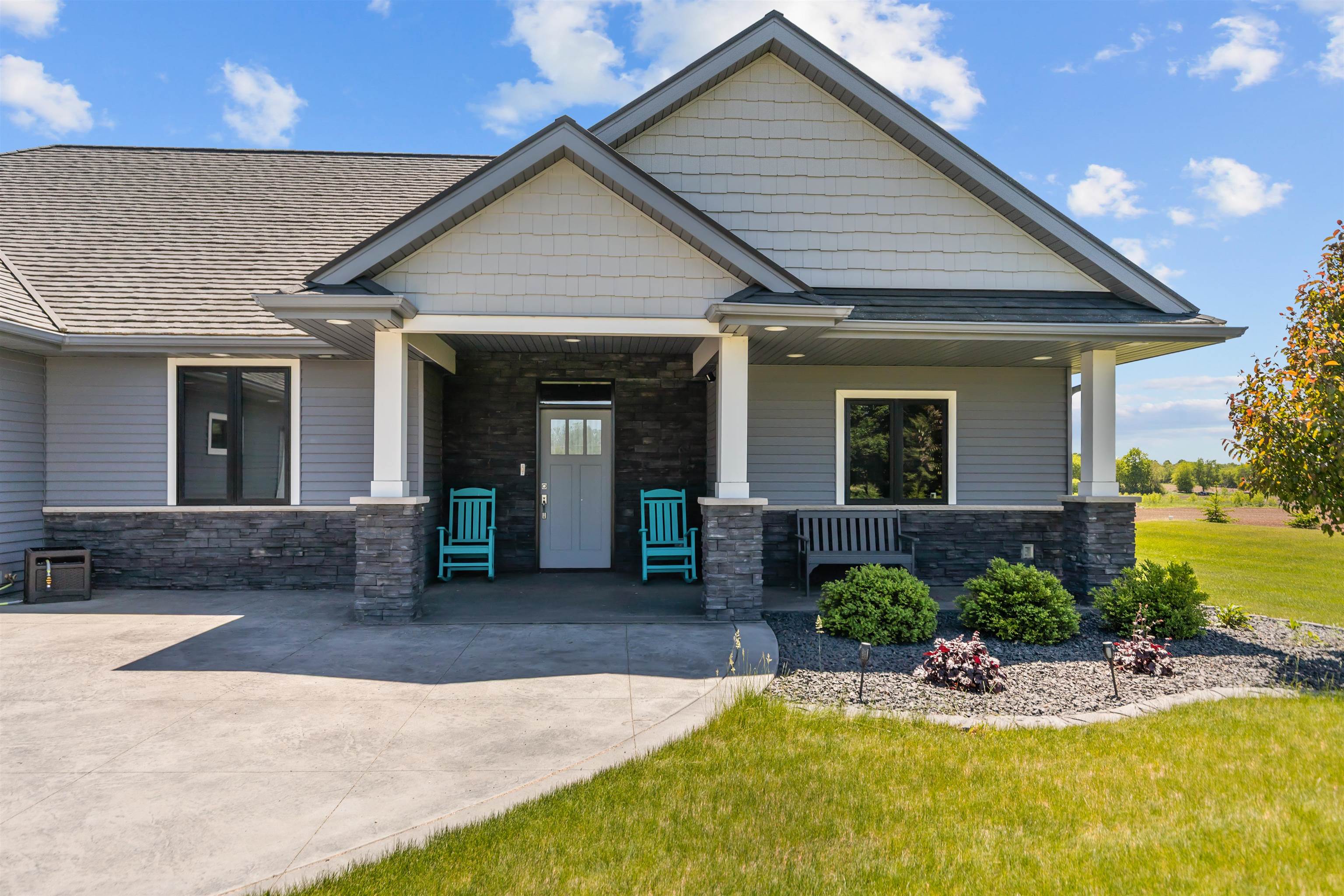 3007 WINNEGAMIE Drive