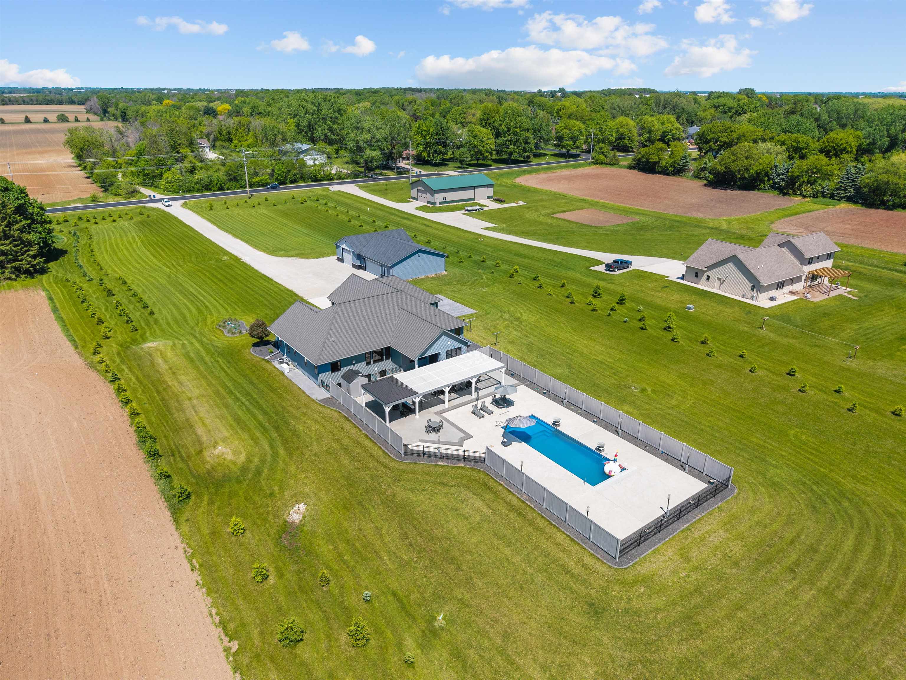 3007 WINNEGAMIE Drive