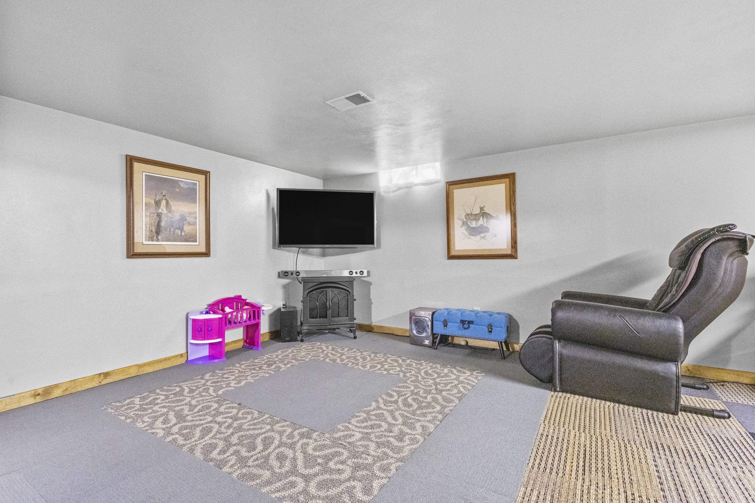 1731 OAKRIDGE Court