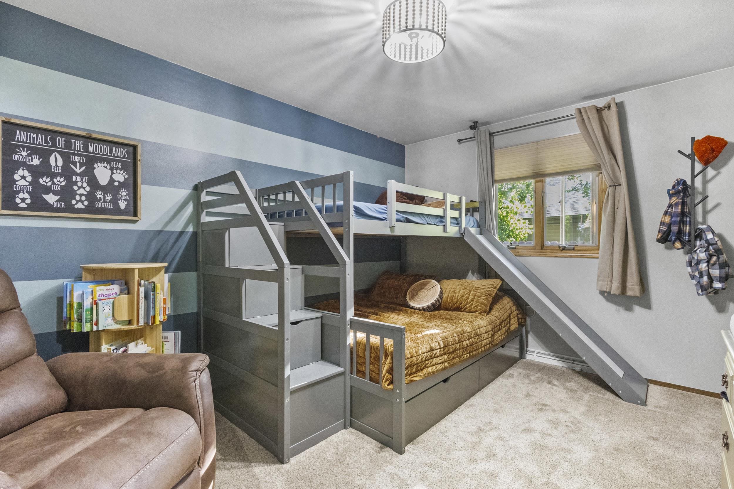 1731 OAKRIDGE Court