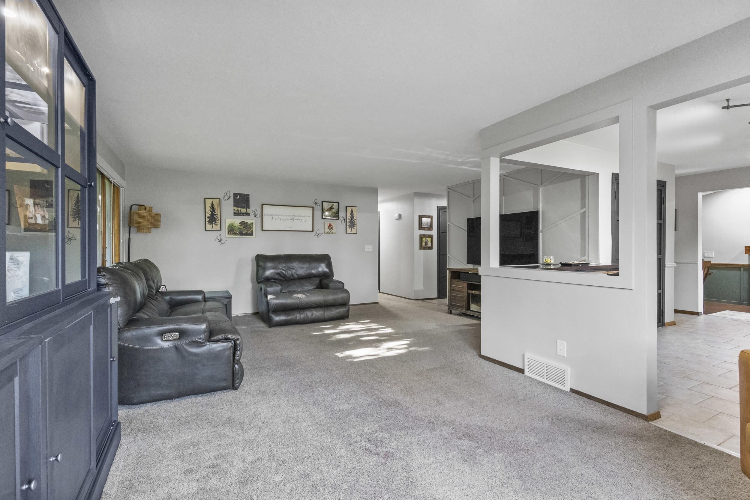 1731 OAKRIDGE Court