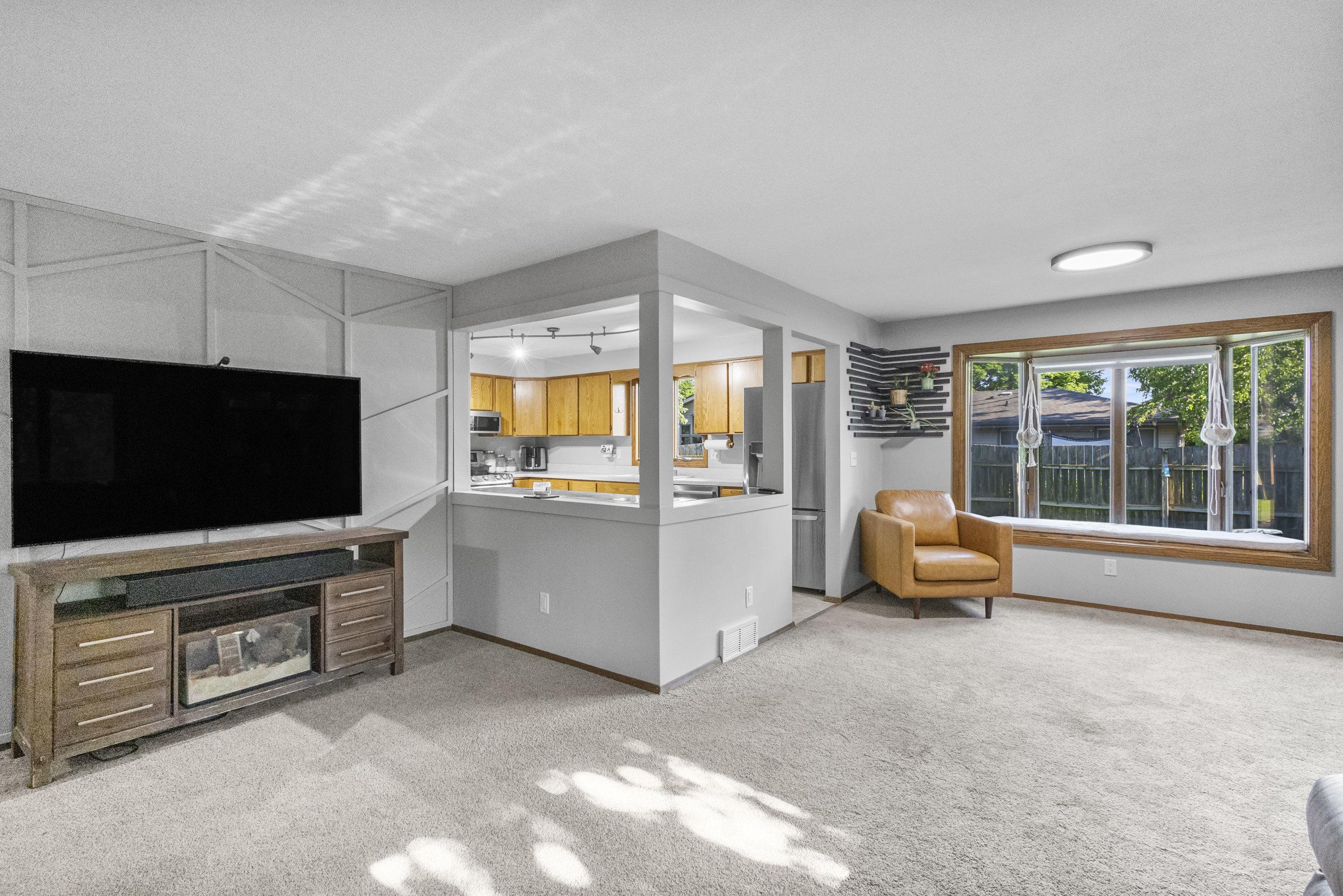 1731 OAKRIDGE Court