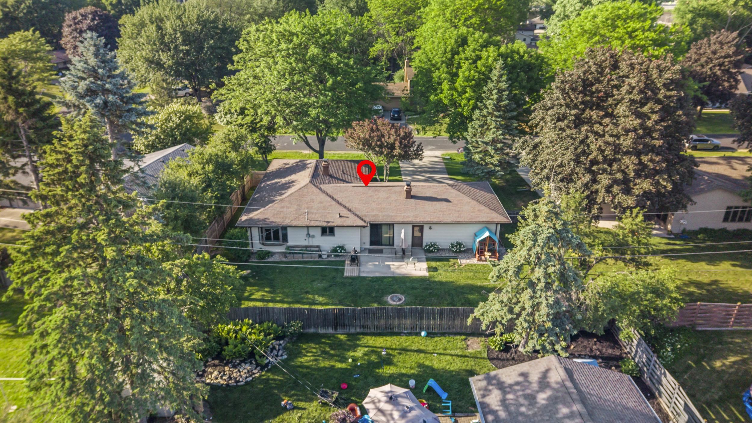 1731 OAKRIDGE Court