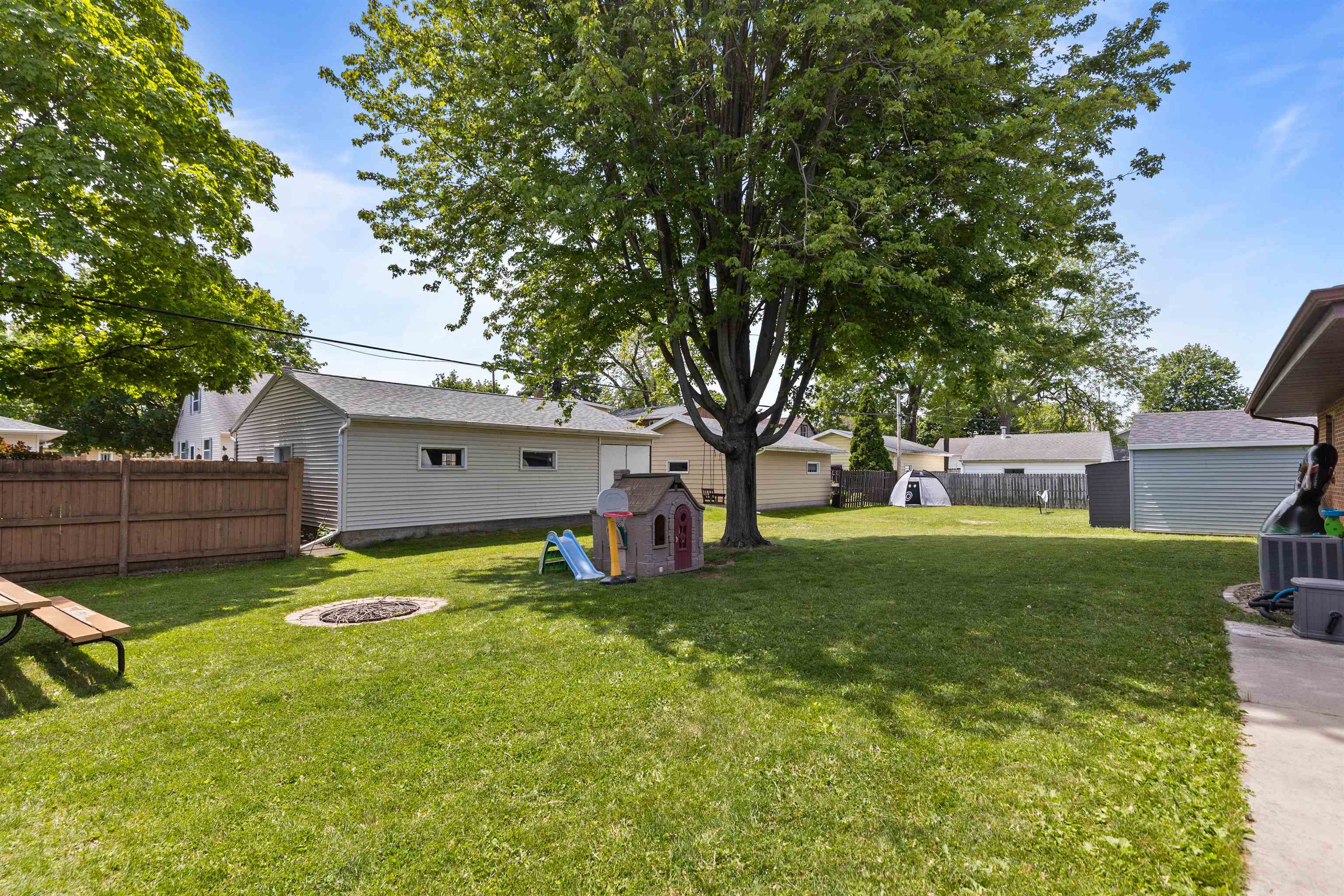 1125 COOLIDGE Avenue
