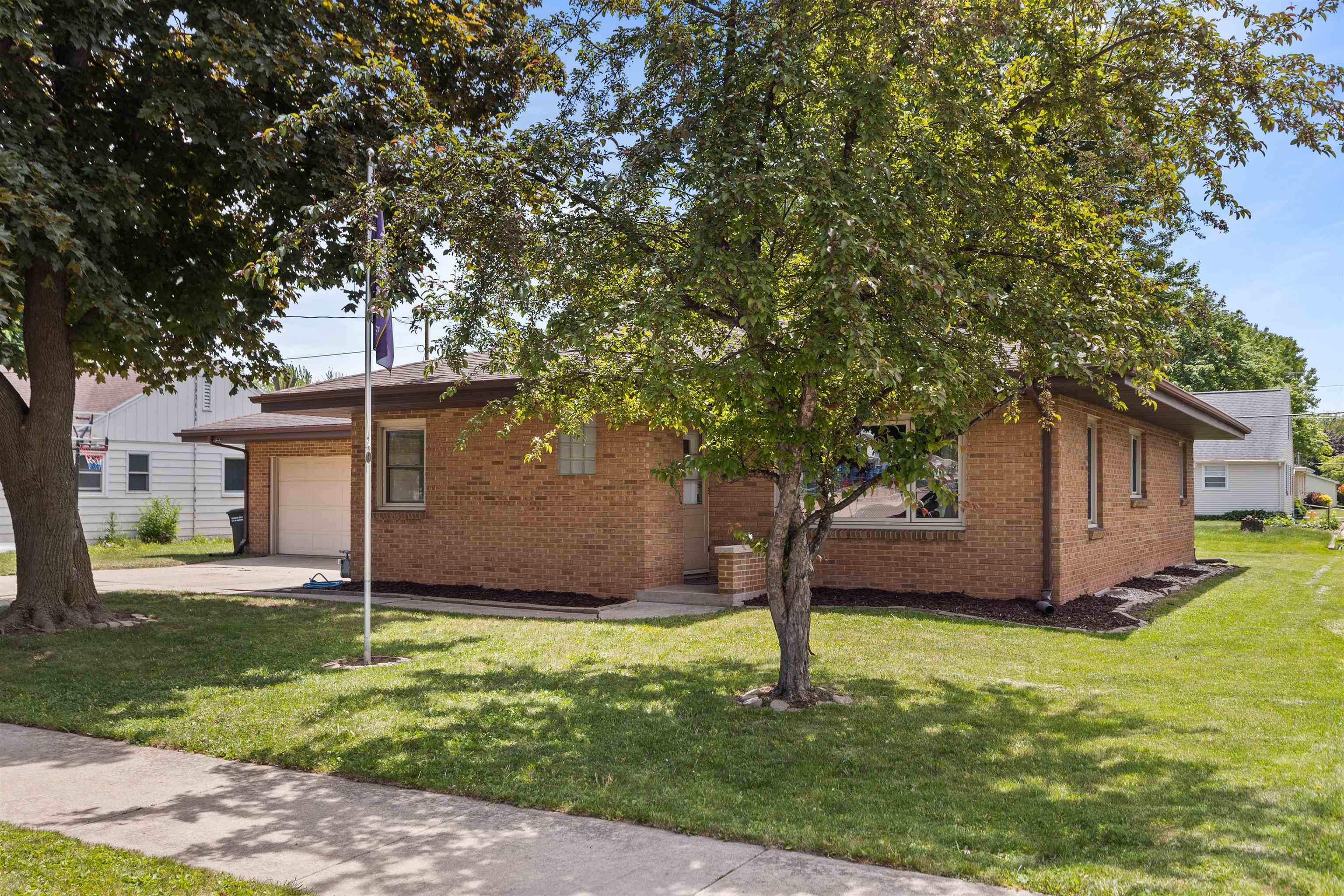 1125 COOLIDGE Avenue