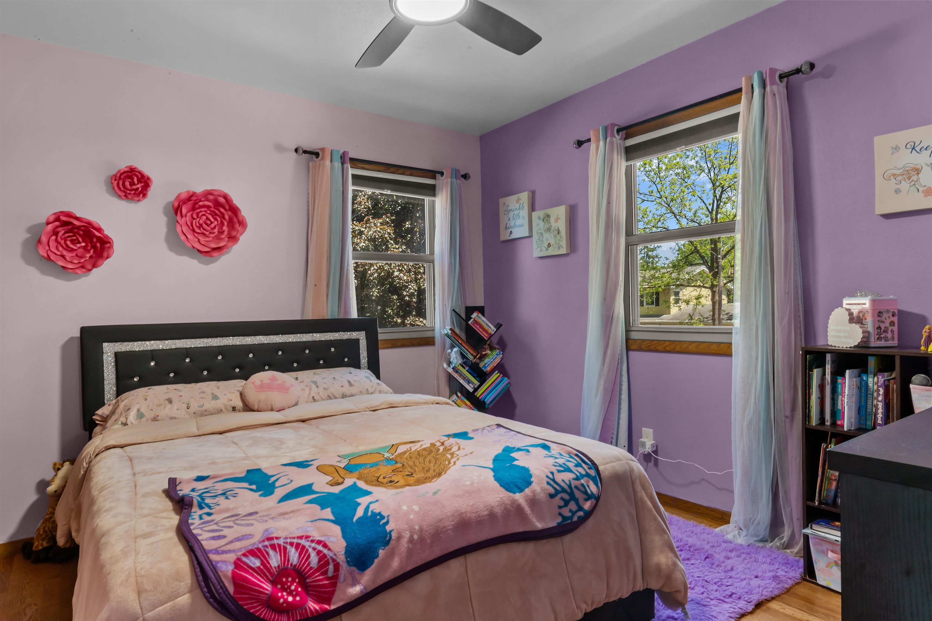 1147 GREEN ACRES Lane