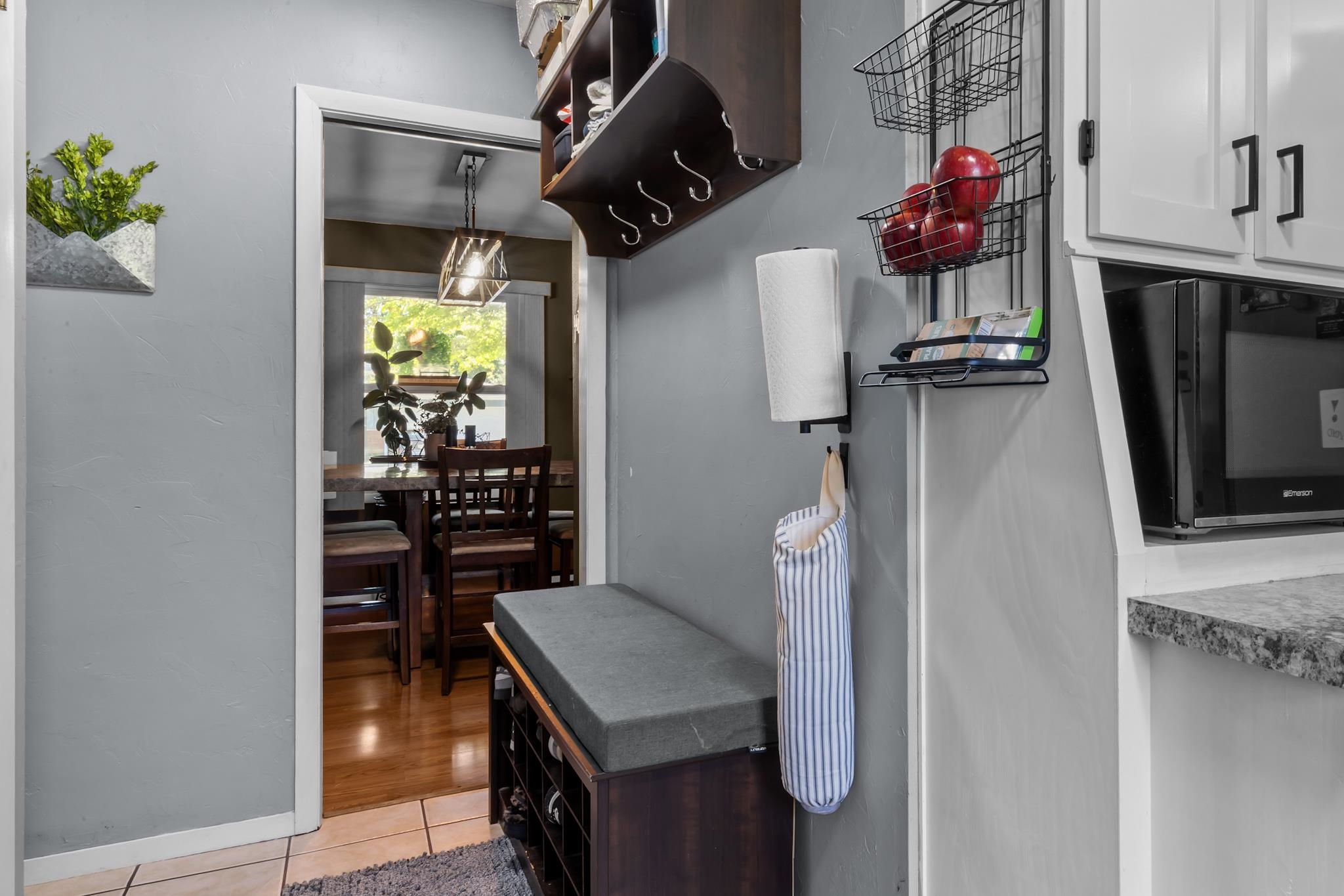 1147 GREEN ACRES Lane