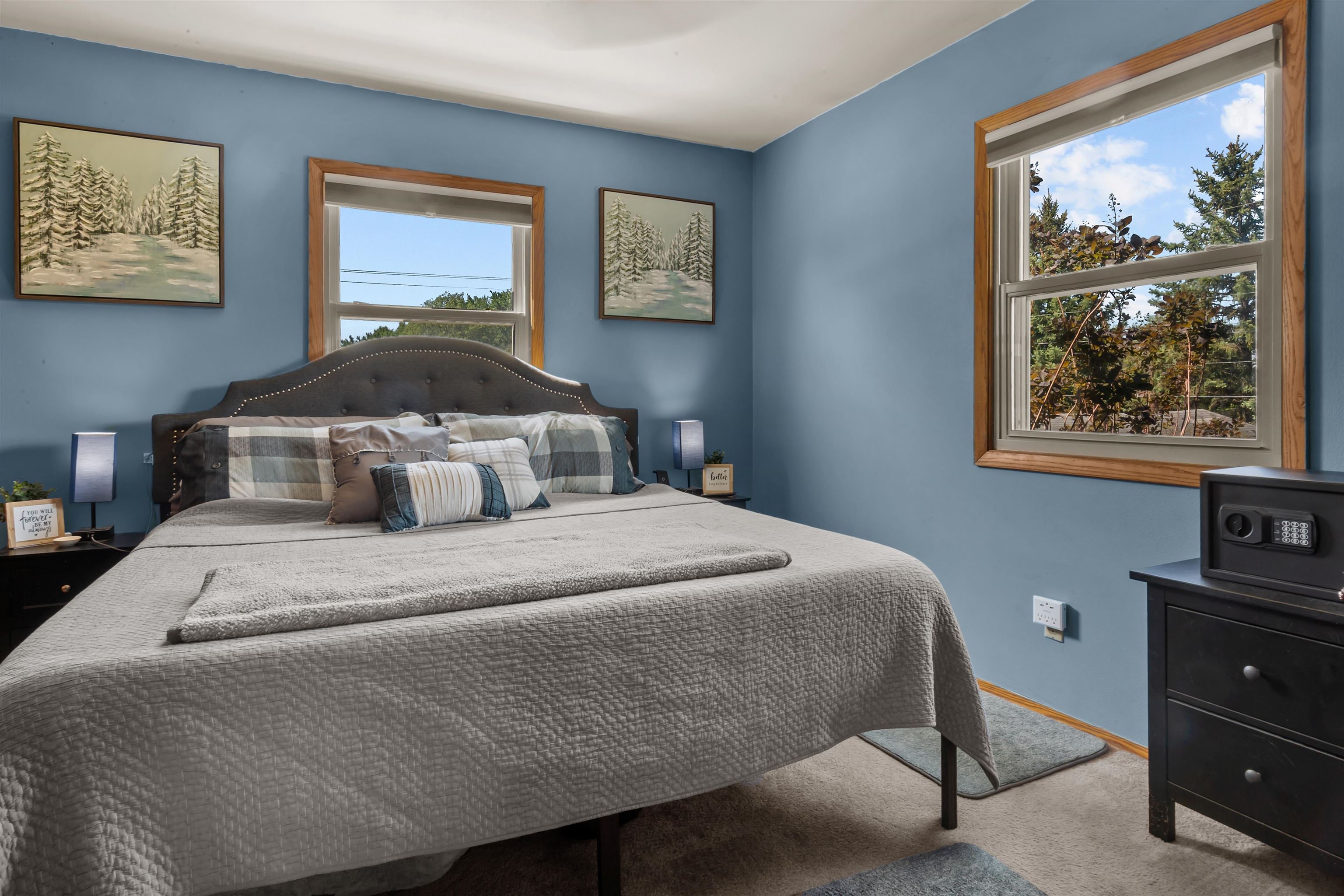 1147 GREEN ACRES Lane