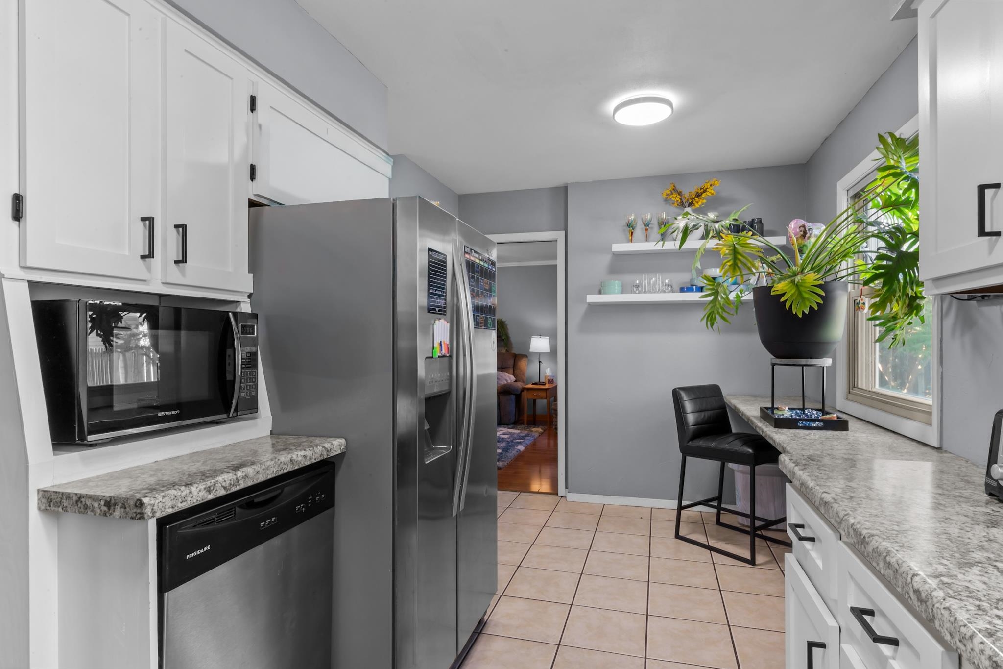 1147 GREEN ACRES Lane