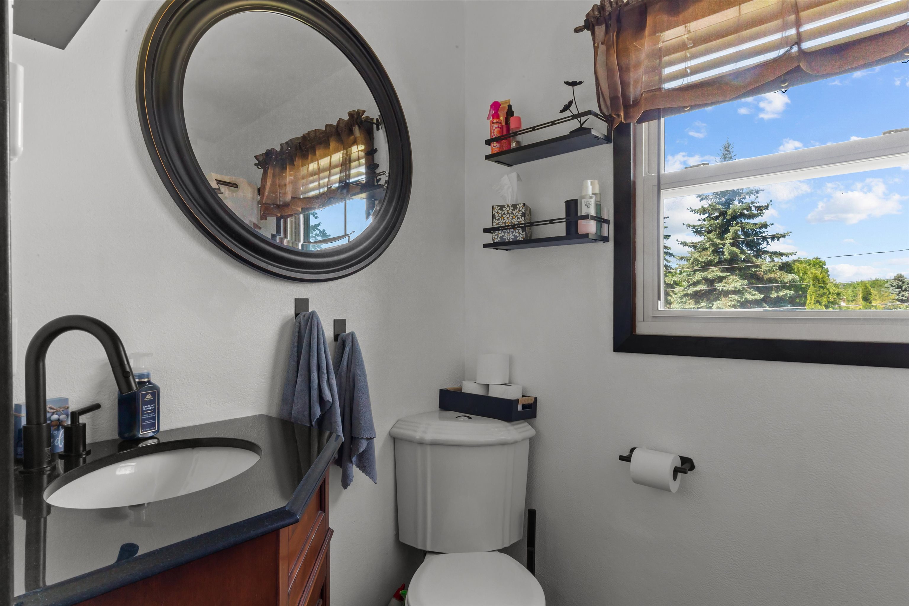 1147 GREEN ACRES Lane