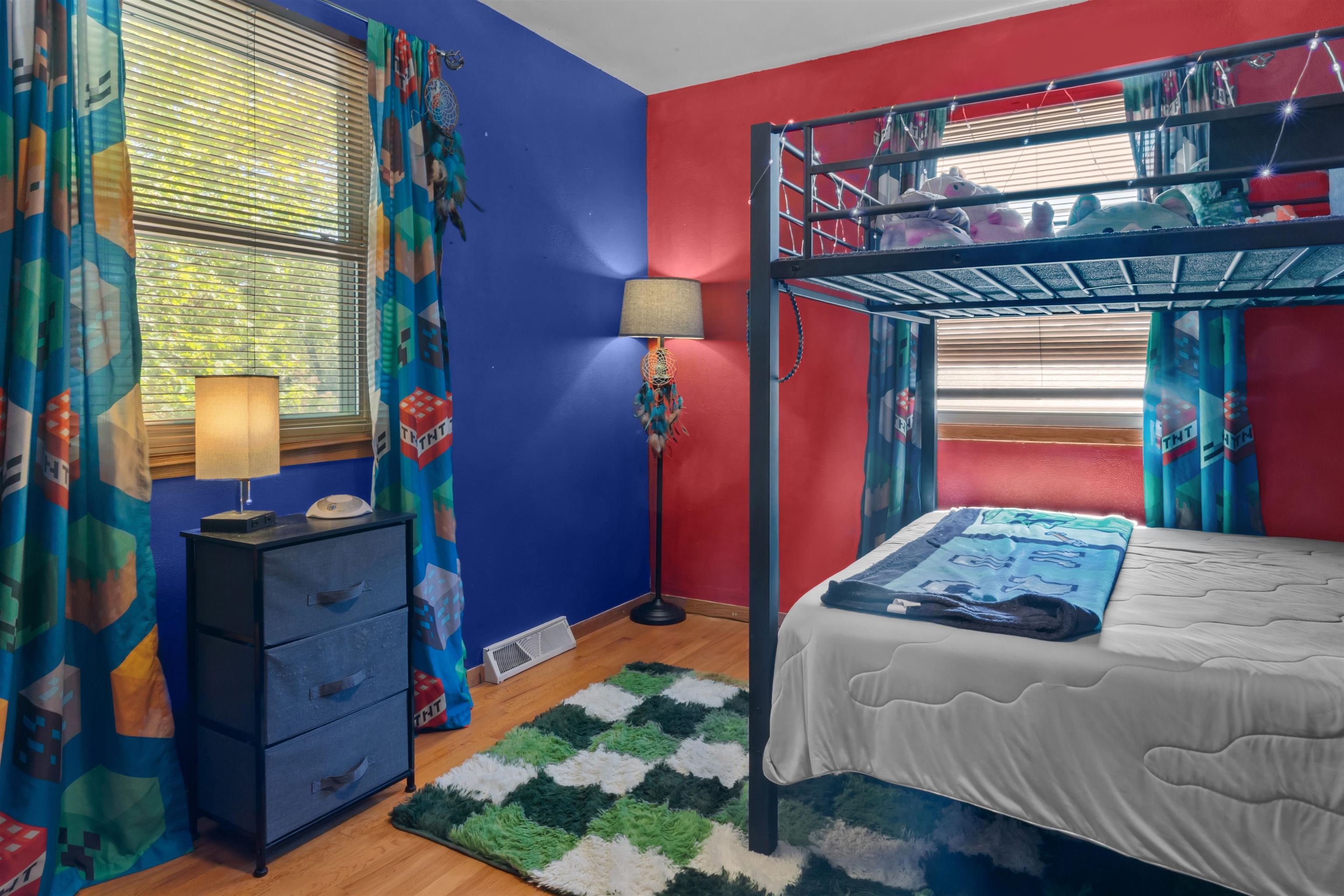 1147 GREEN ACRES Lane