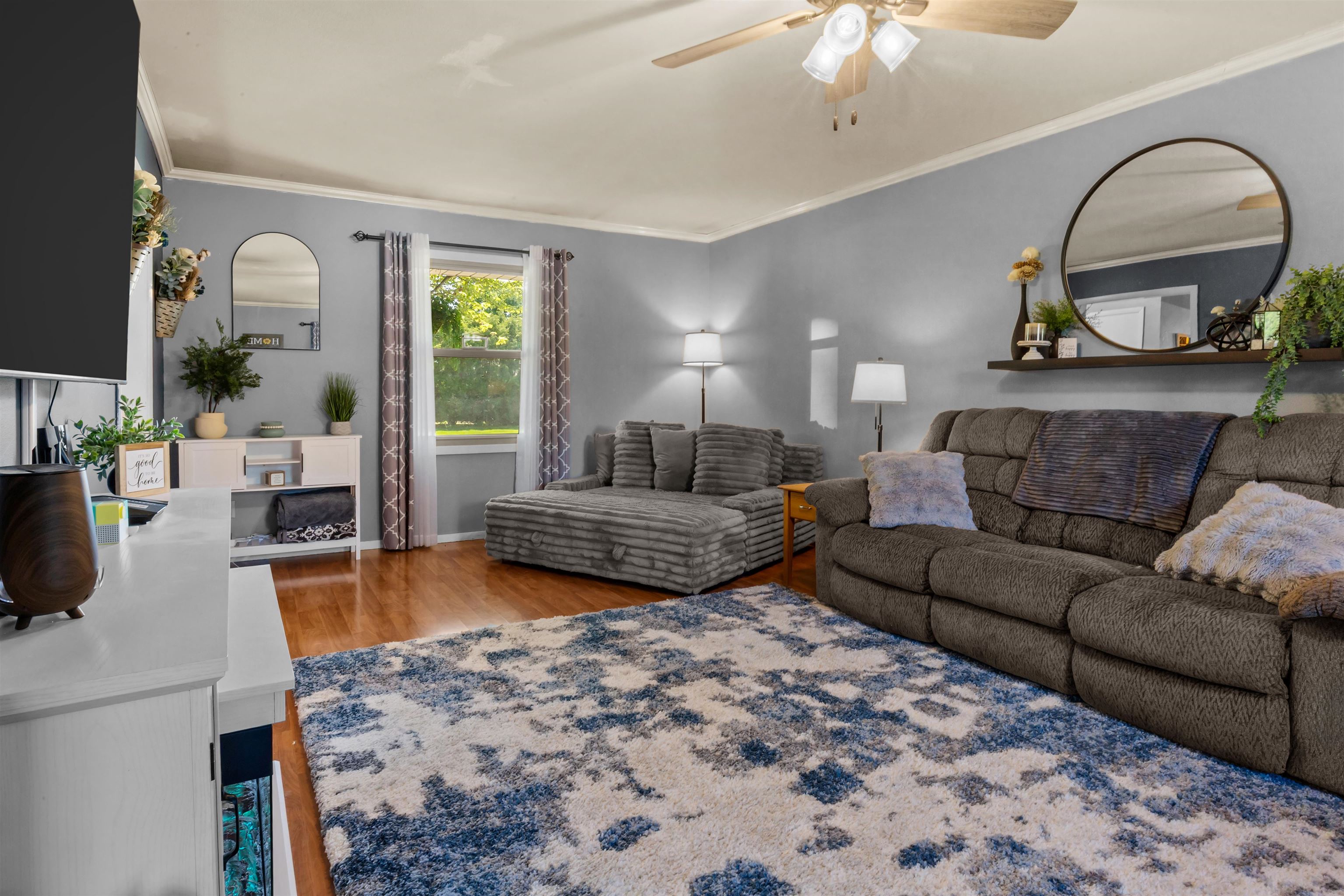 1147 GREEN ACRES Lane