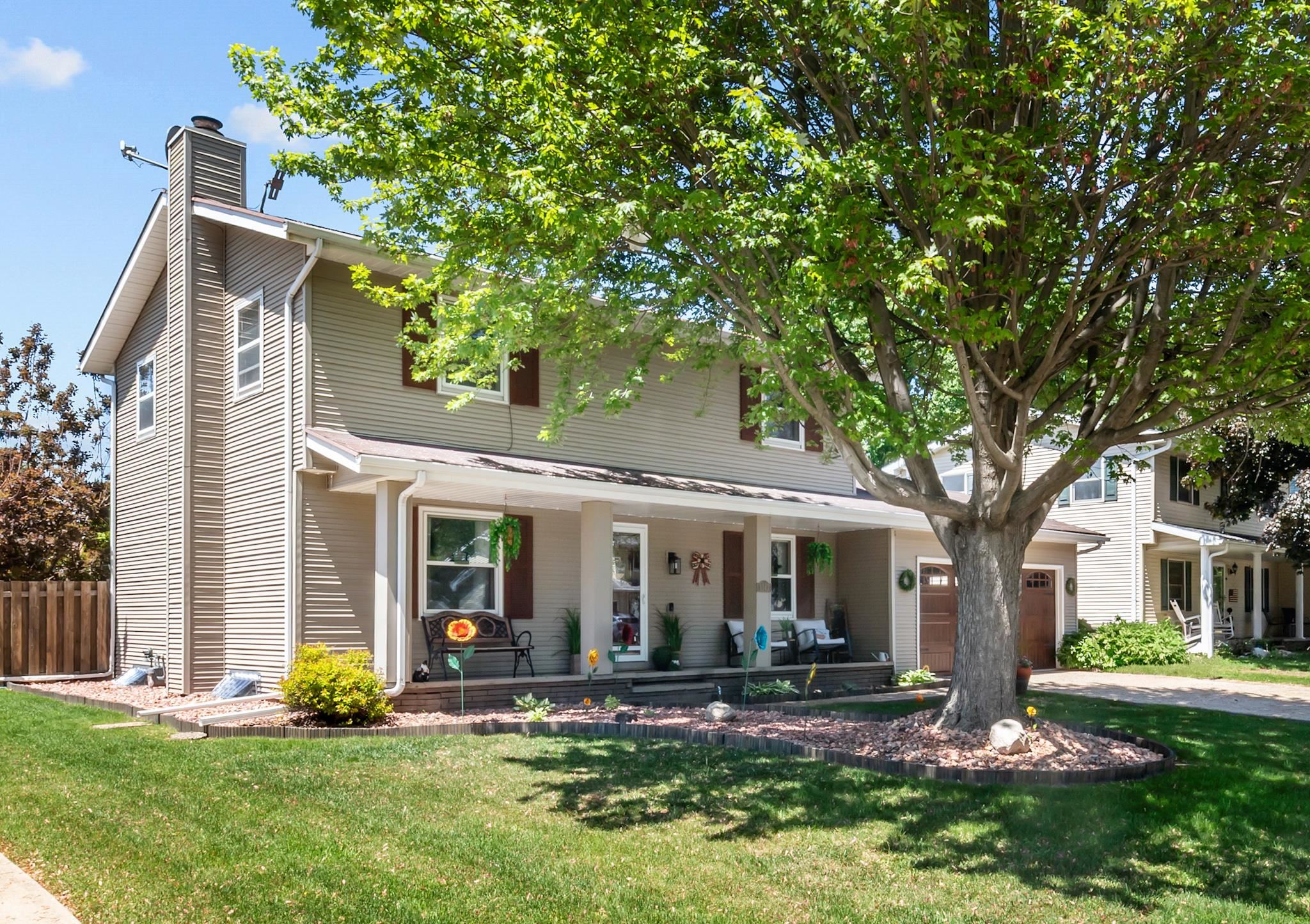 1147 GREEN ACRES Lane