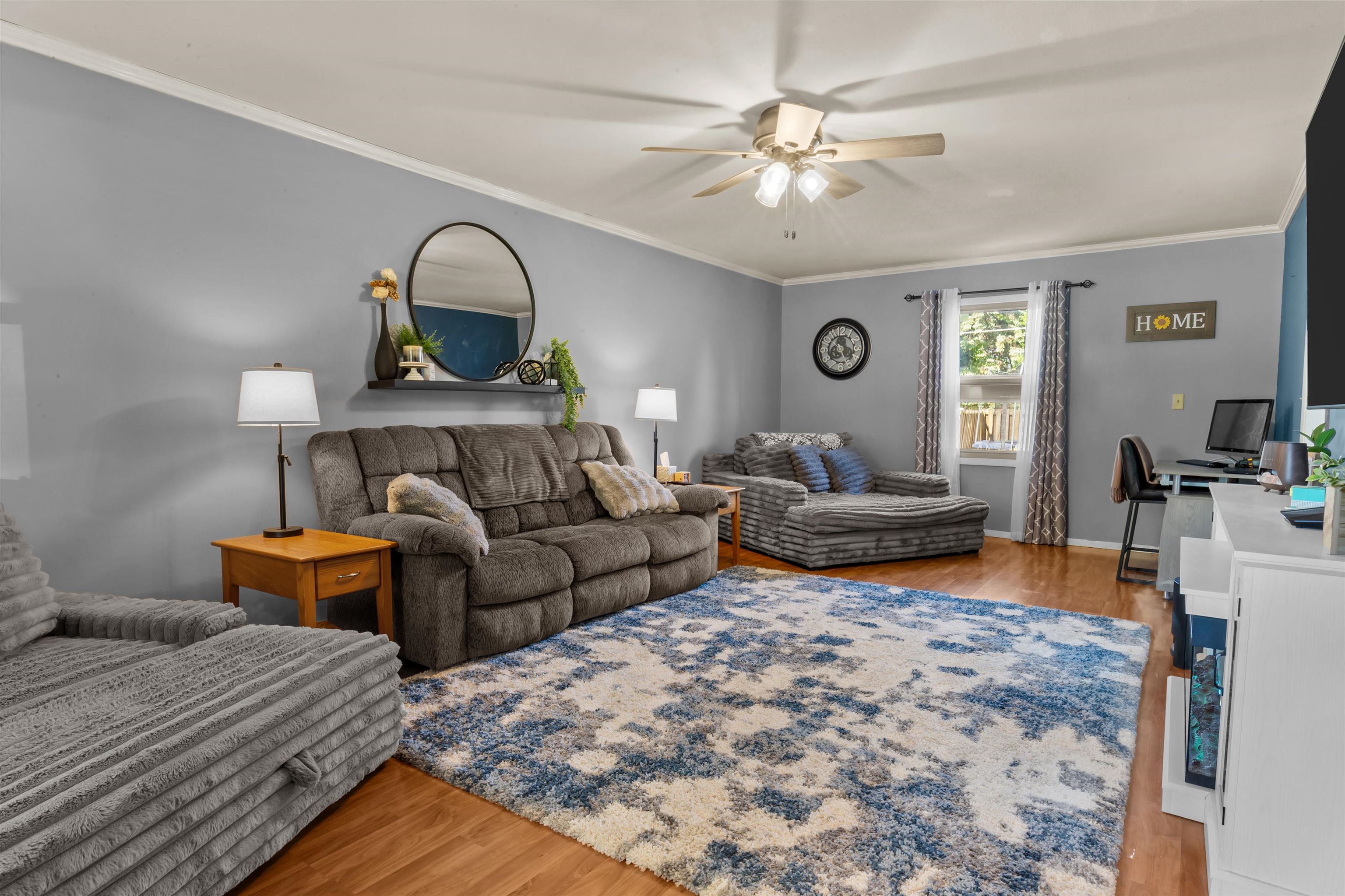 1147 GREEN ACRES Lane
