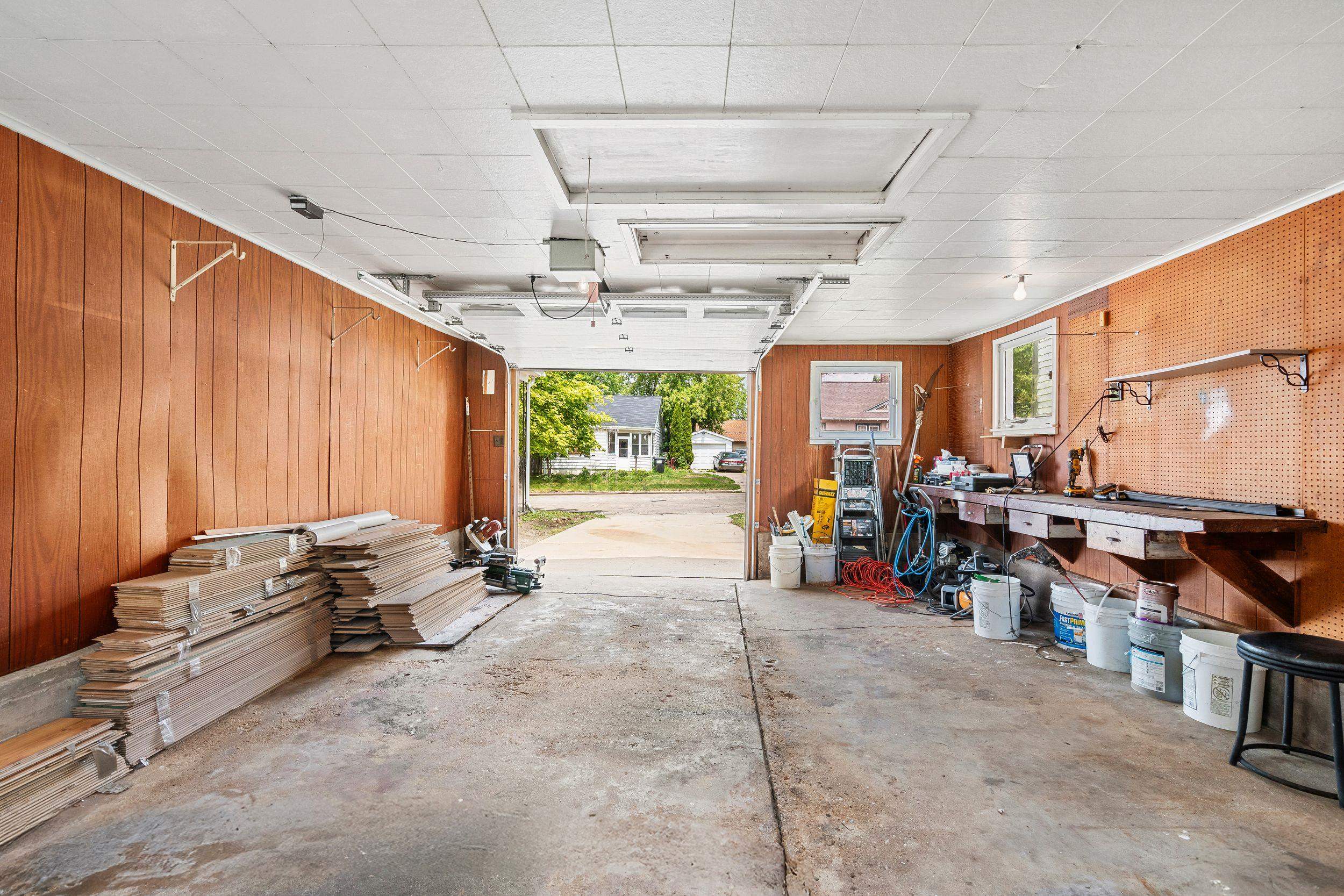 110 W LIBERTY Street