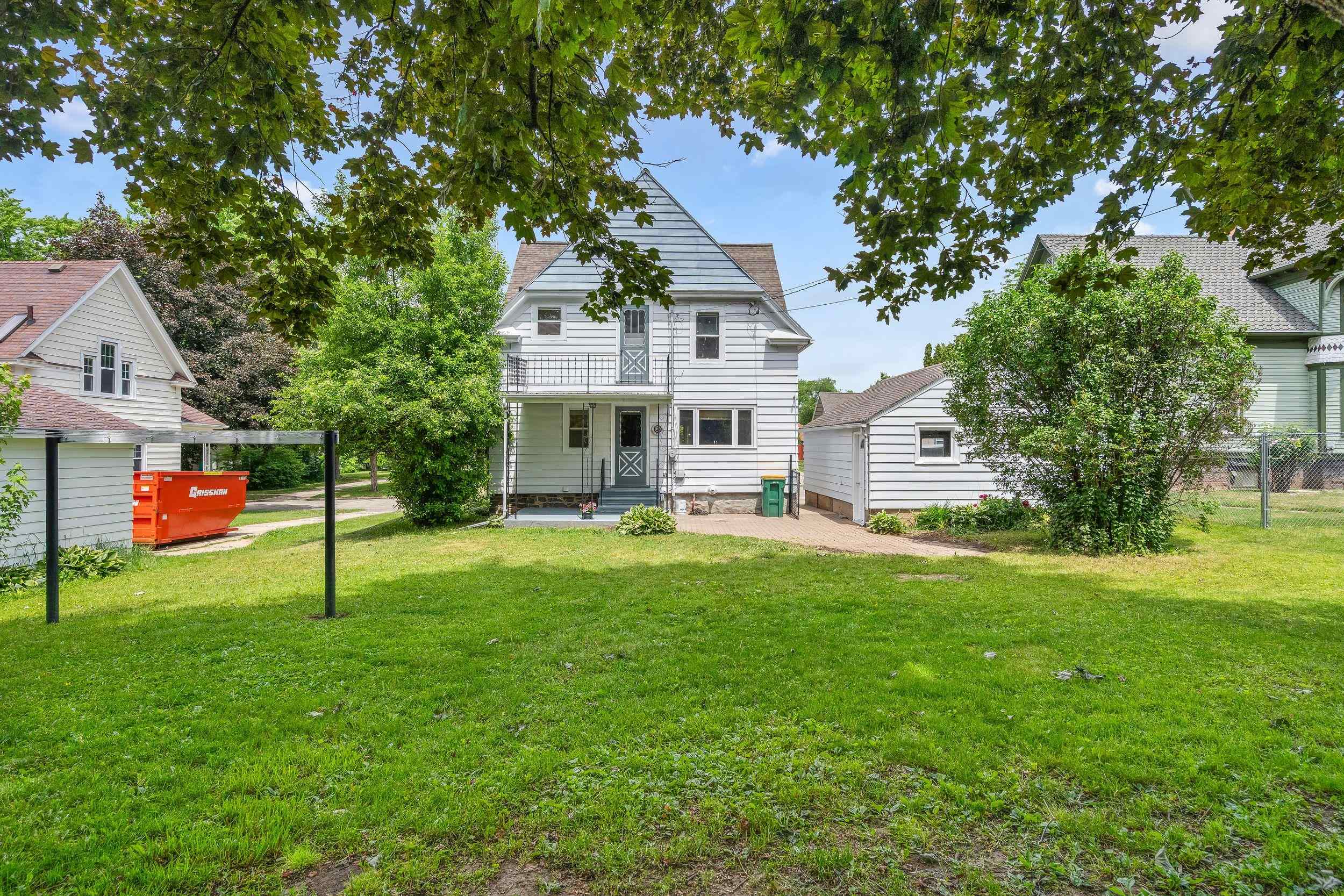 110 W LIBERTY Street