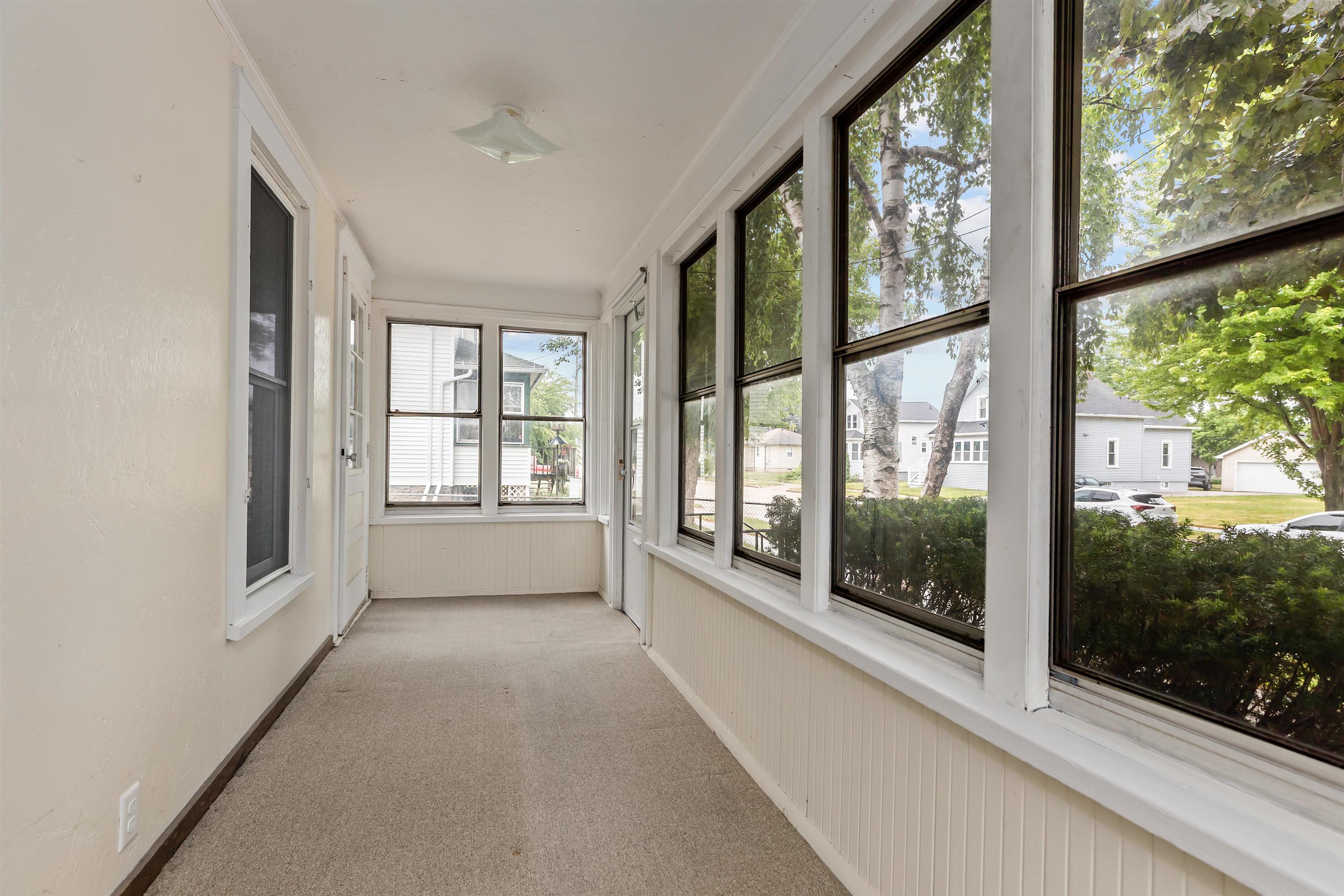 926 DOVE Street