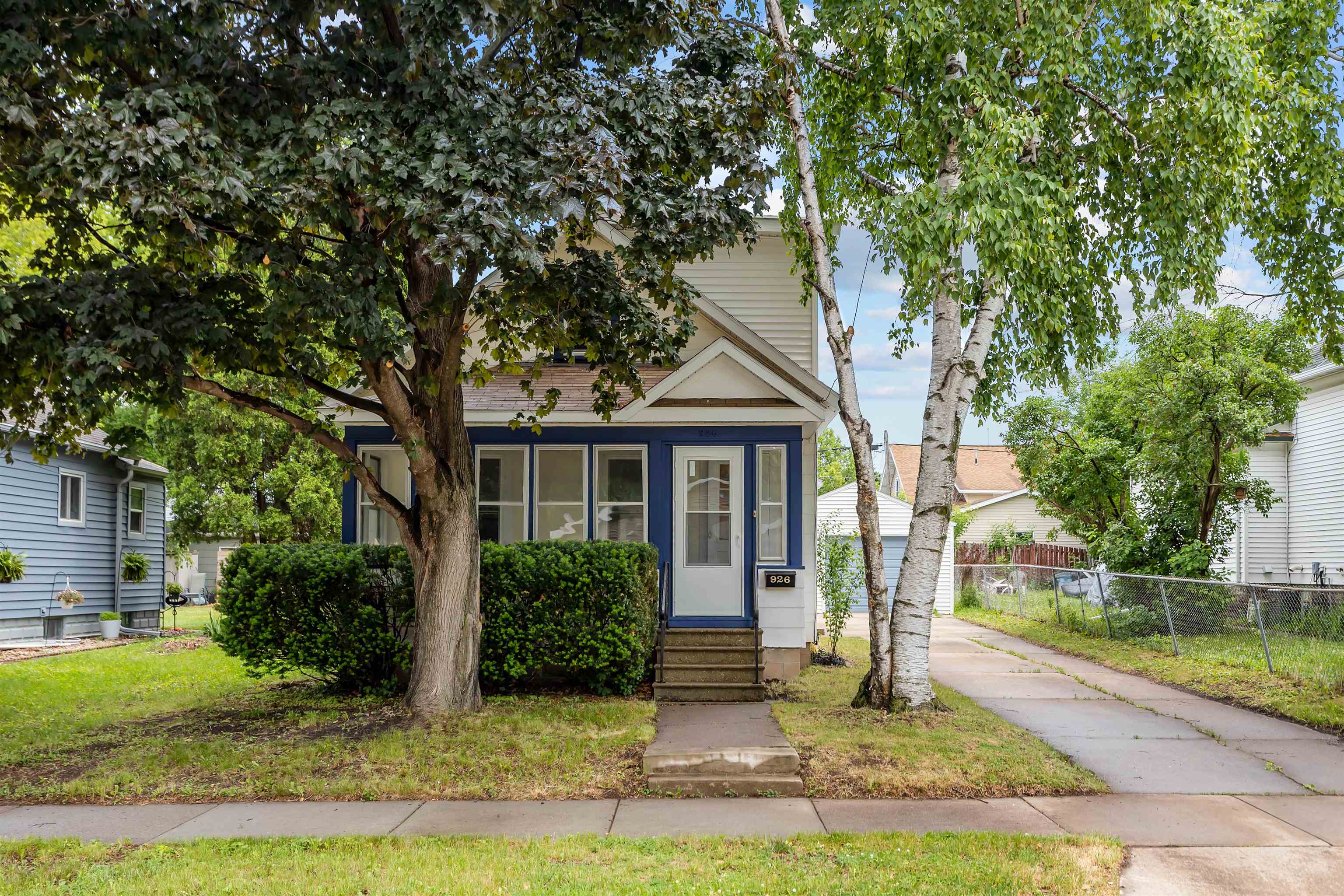926 DOVE Street