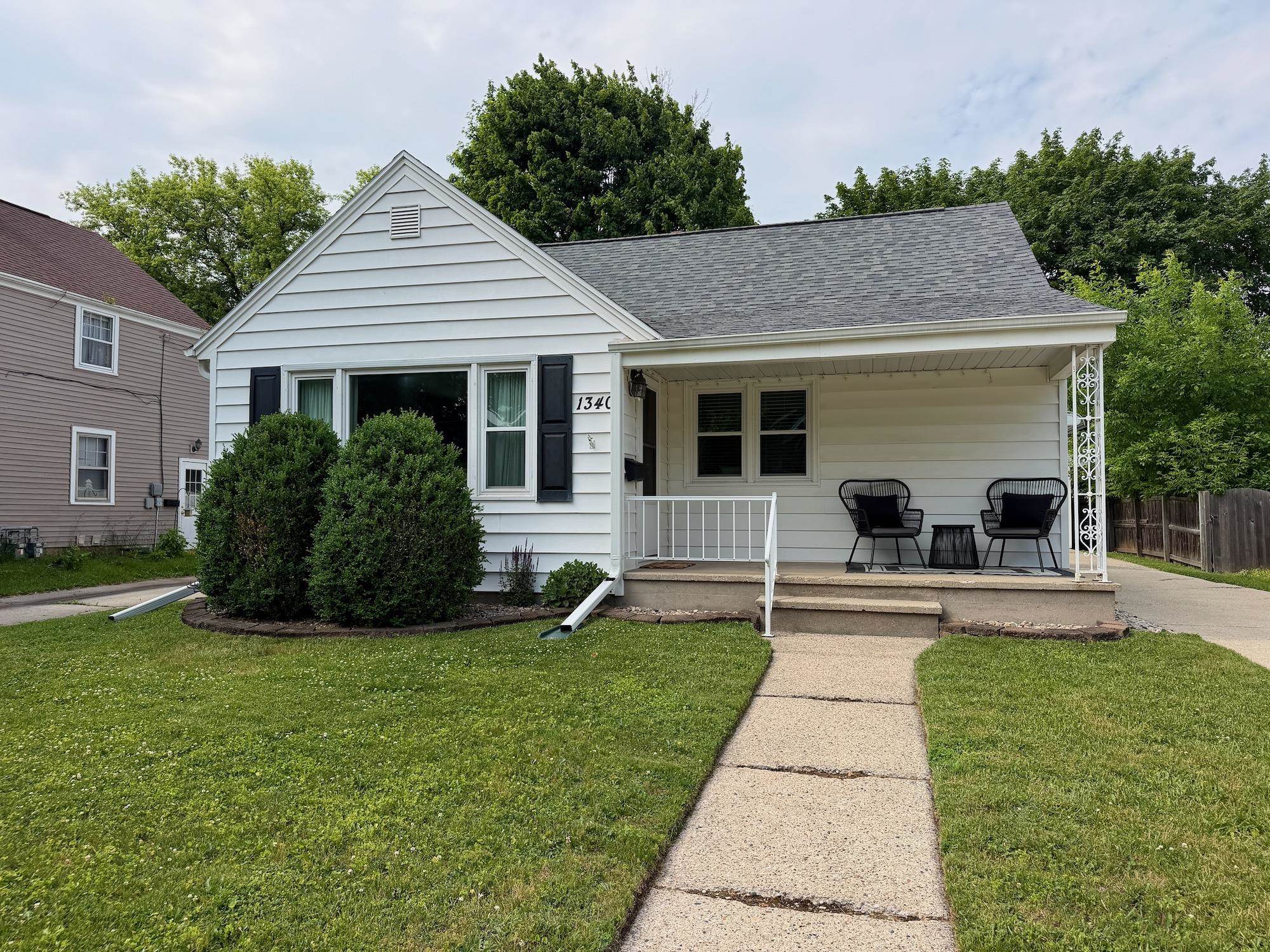 1340 W COMMERCIAL Street