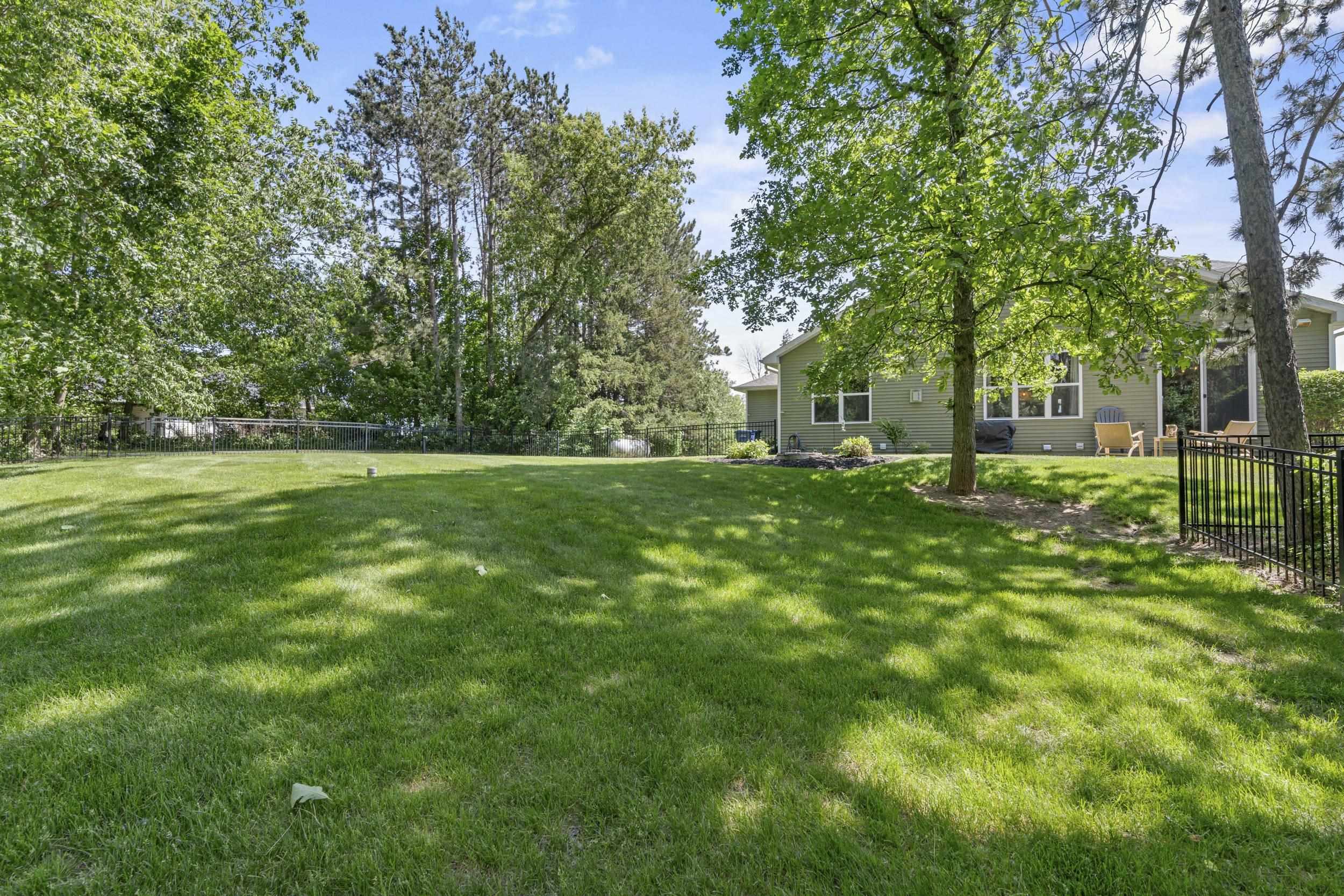 W7574 CROSS COUNTRY Lane