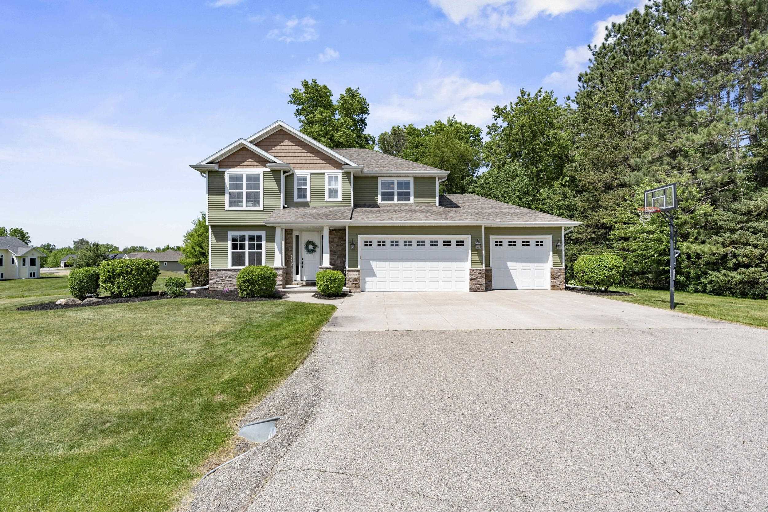 W7574 CROSS COUNTRY Lane