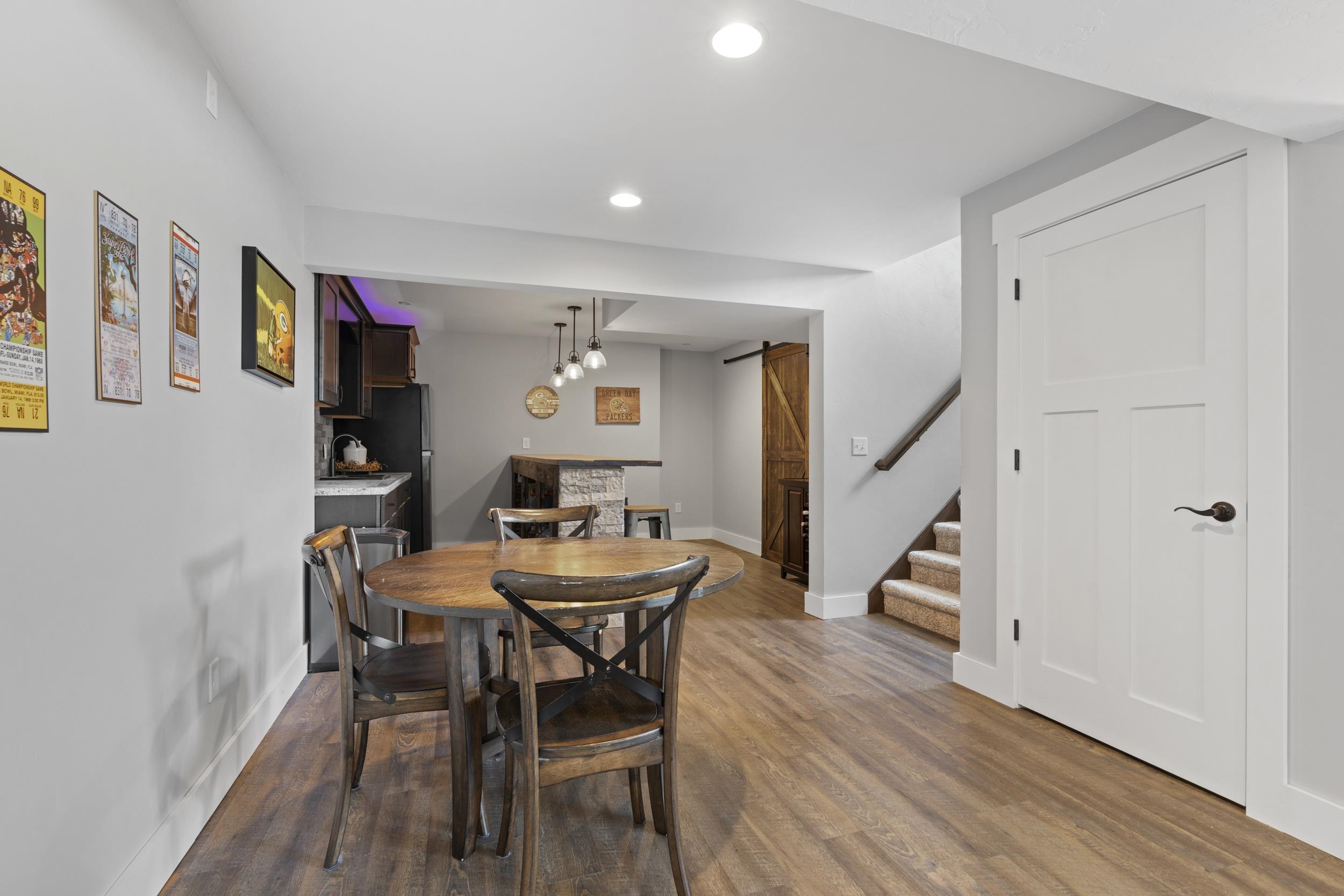 W7574 CROSS COUNTRY Lane