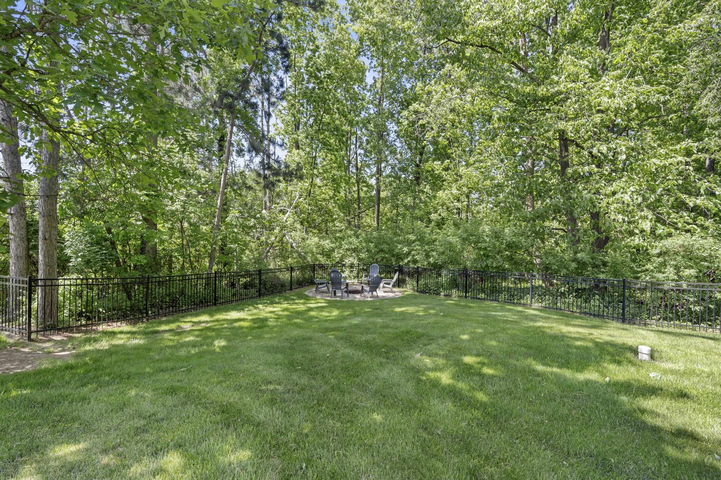 W7574 CROSS COUNTRY Lane