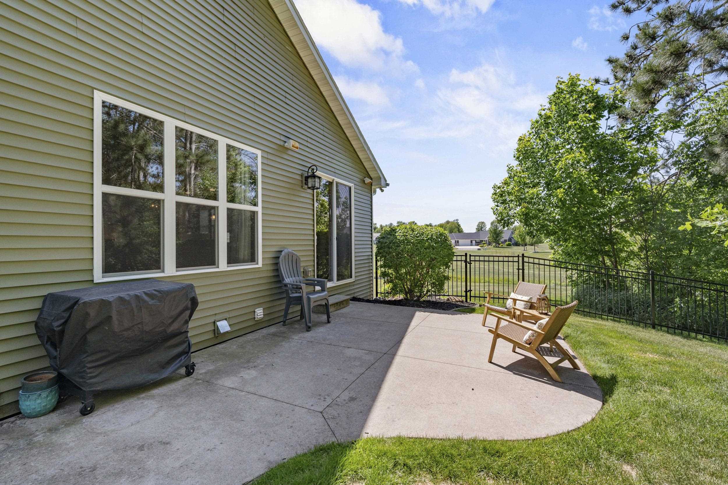 W7574 CROSS COUNTRY Lane
