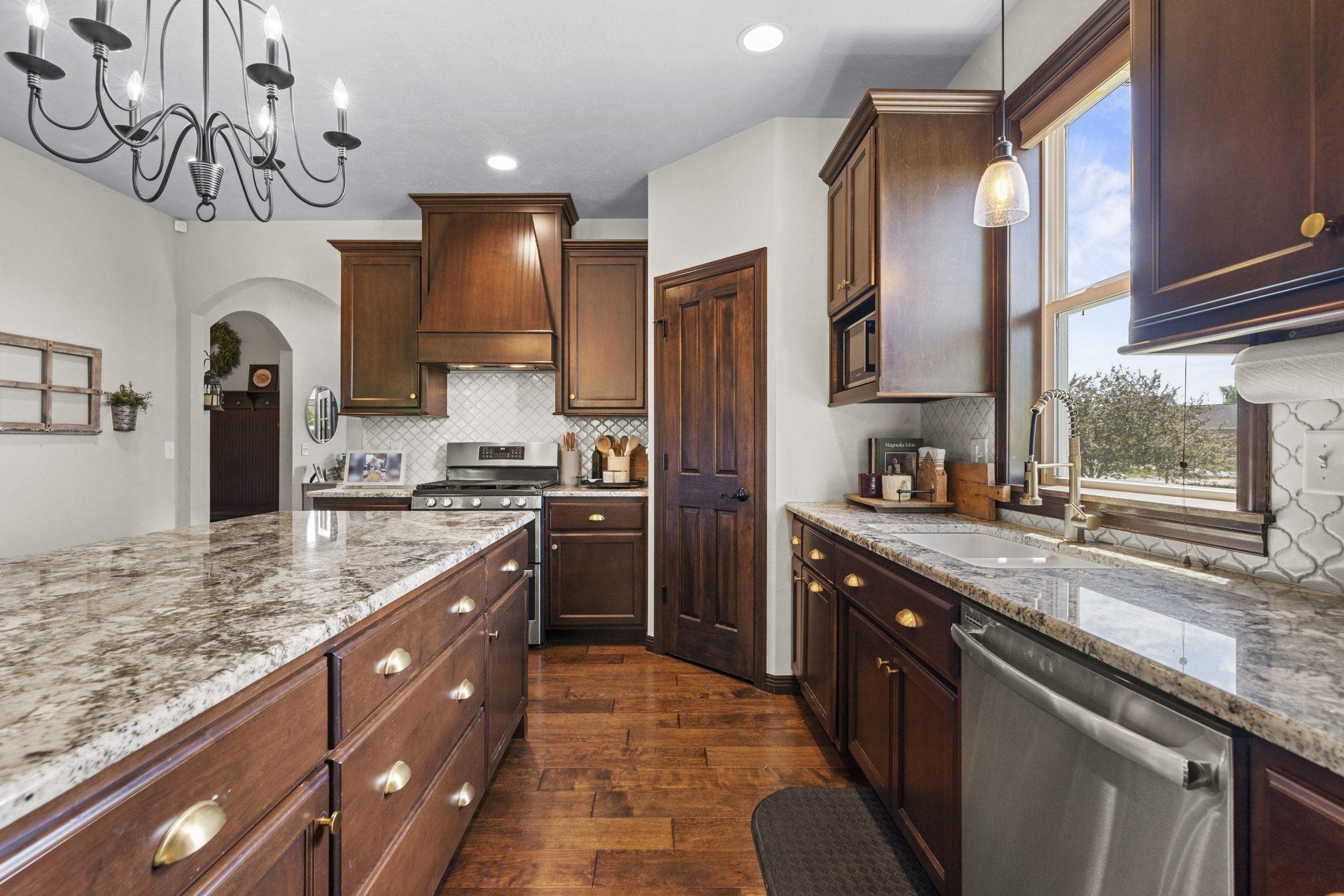 W7574 CROSS COUNTRY Lane