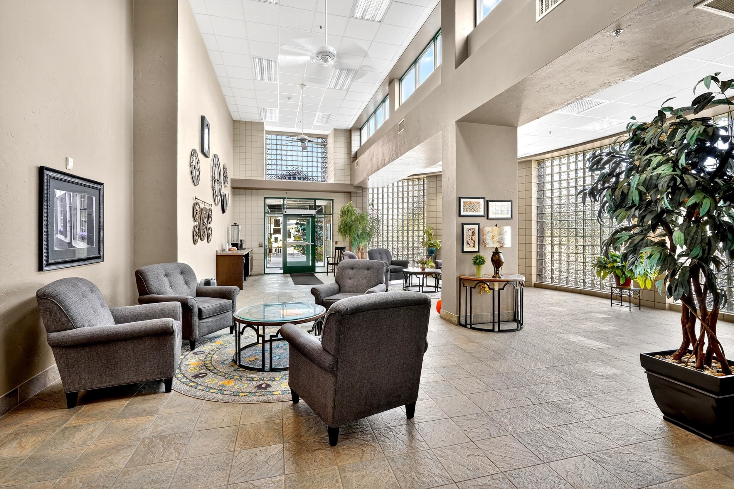 400 N RICHMOND Street Unit: 332
