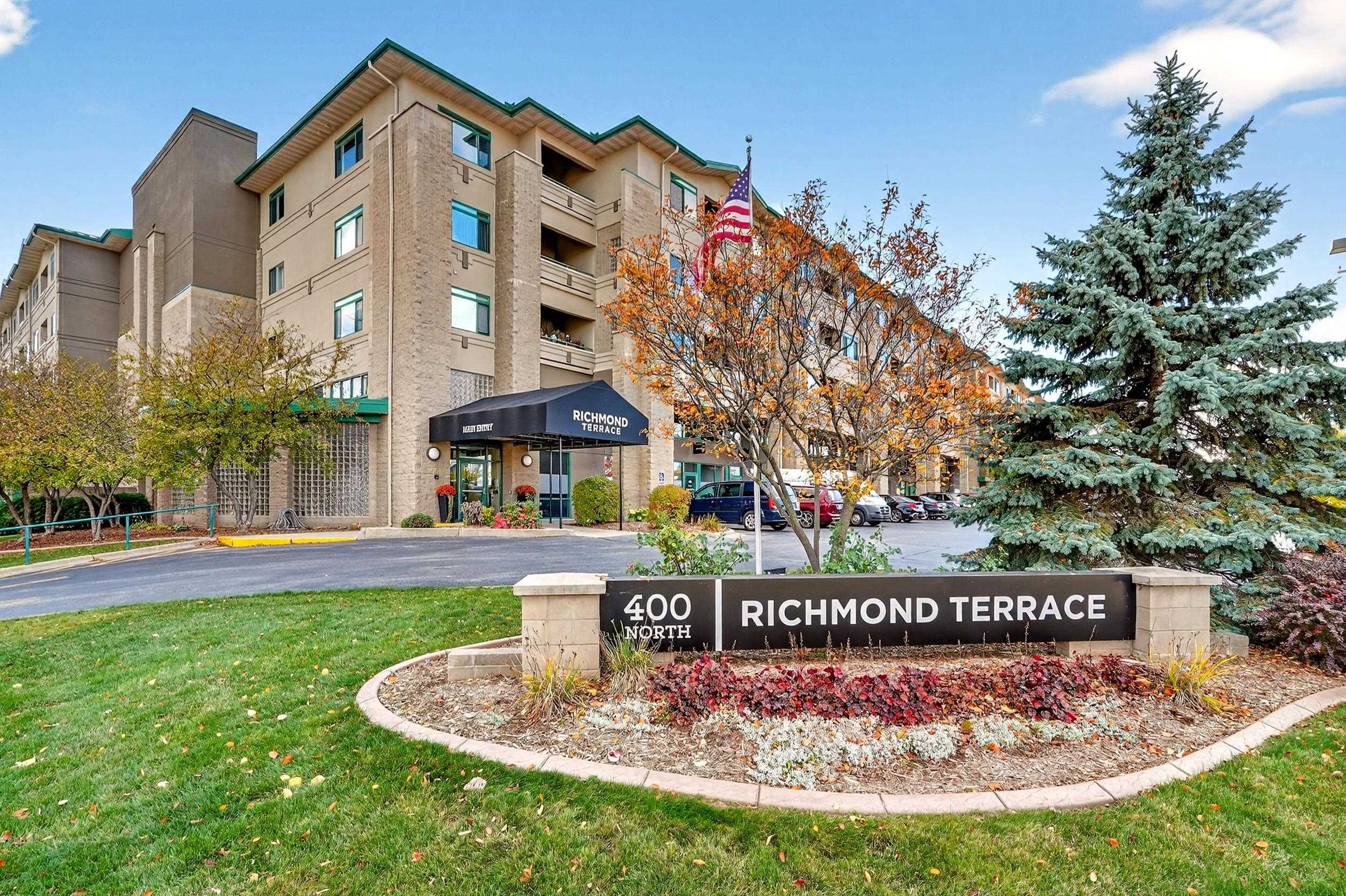 400 N RICHMOND Street Unit: 332
