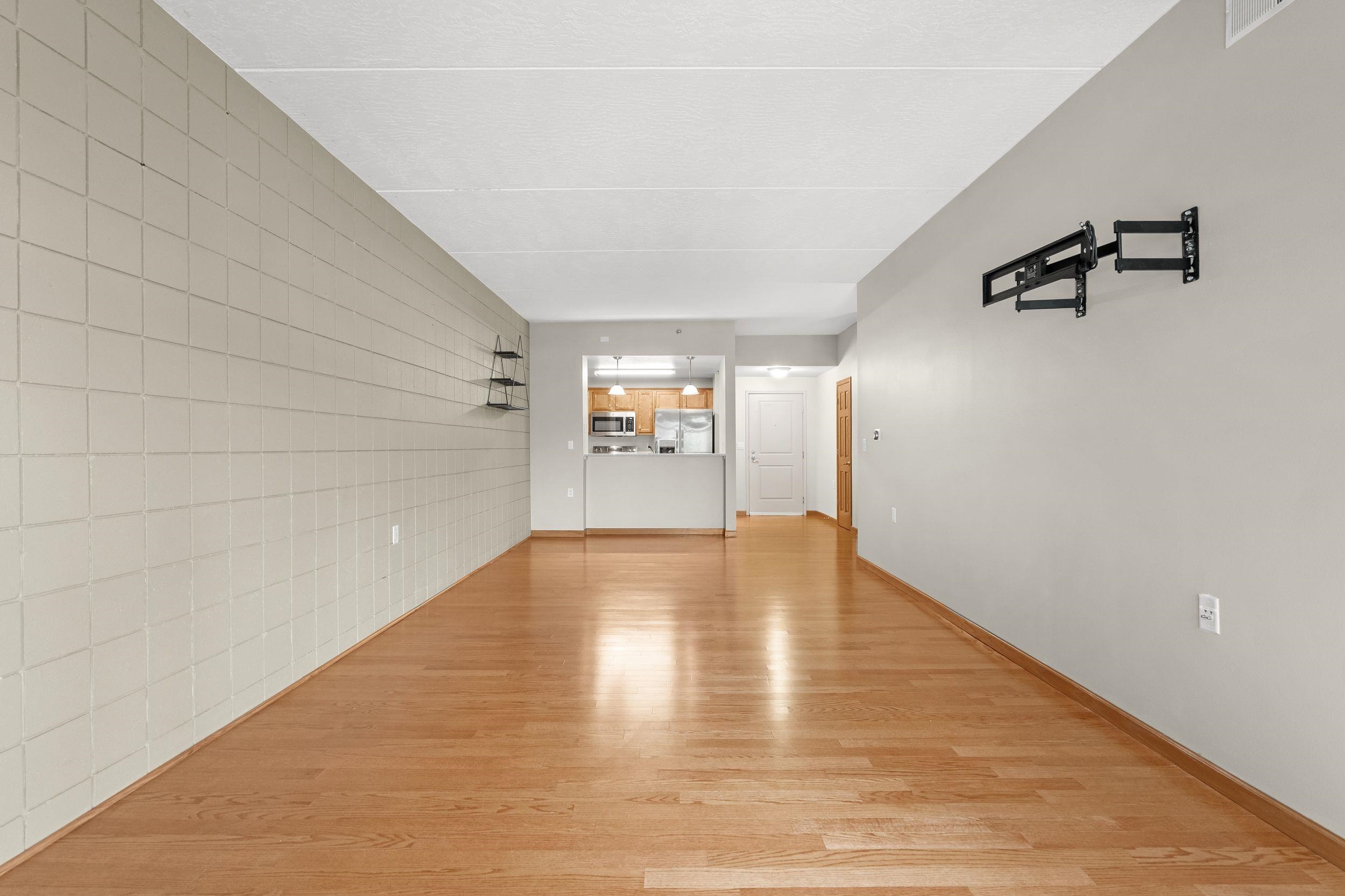 400 N RICHMOND Street Unit: 332