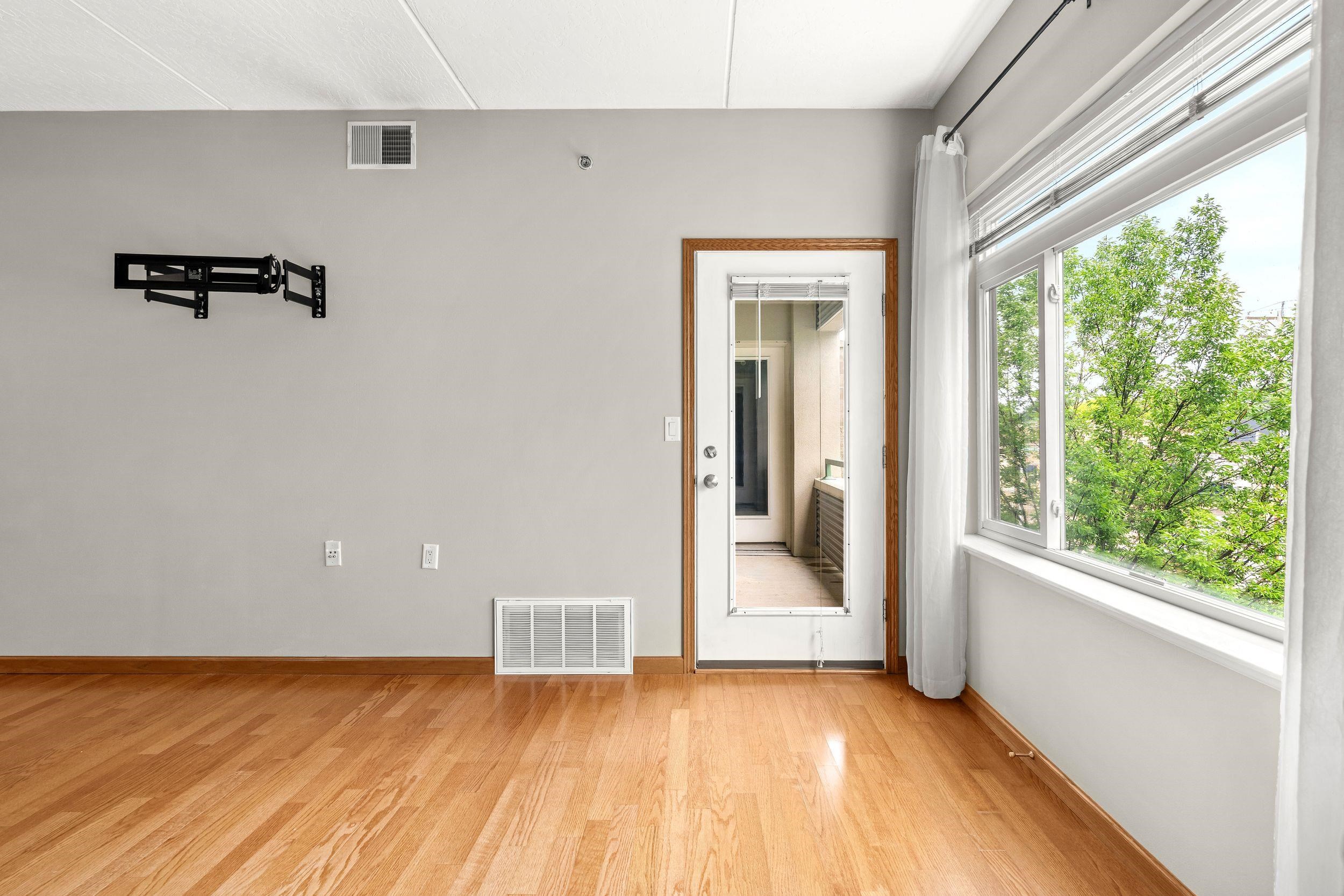400 N RICHMOND Street Unit: 332