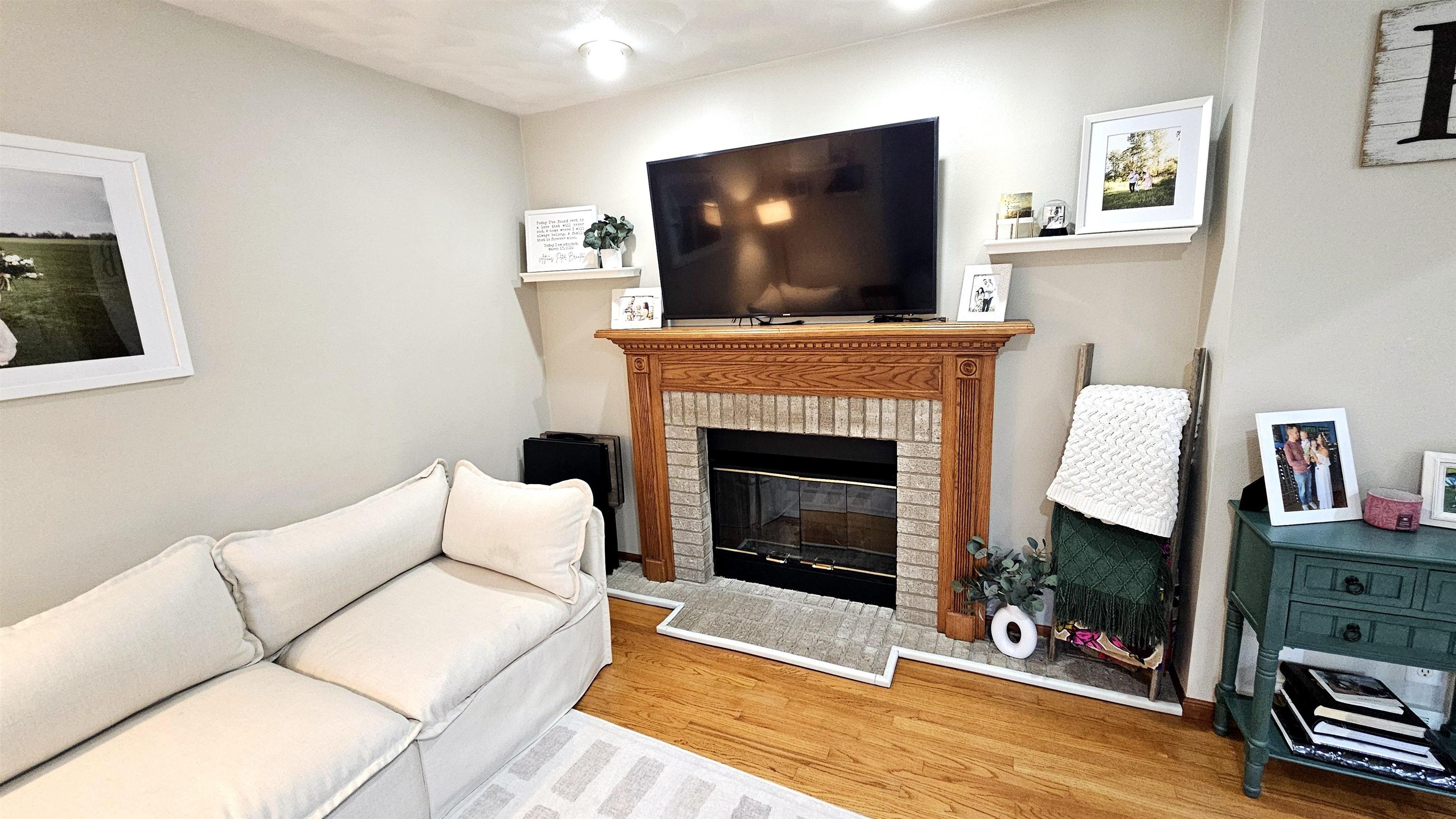 8411 RIDGEVIEW Court