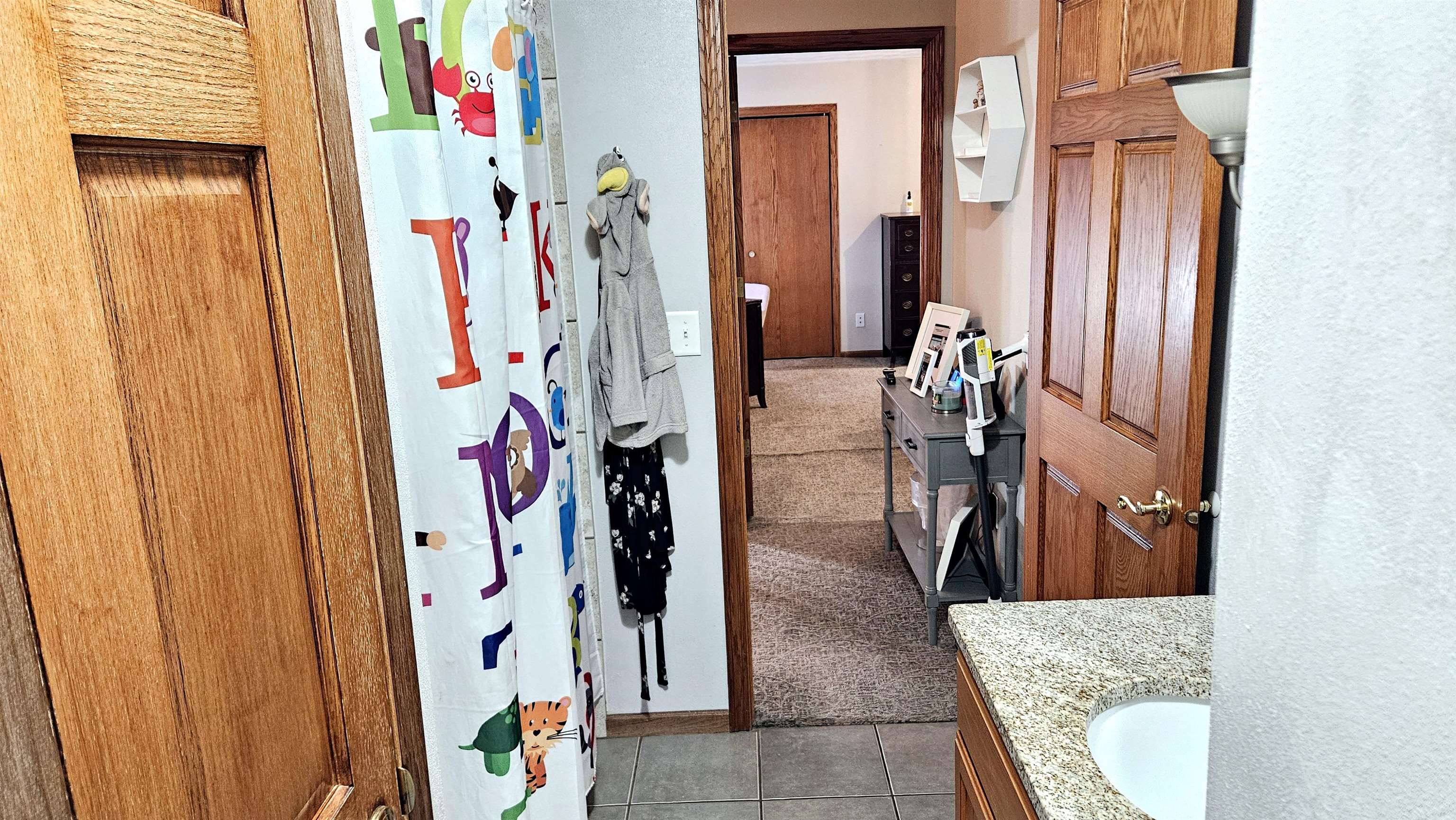 8411 RIDGEVIEW Court