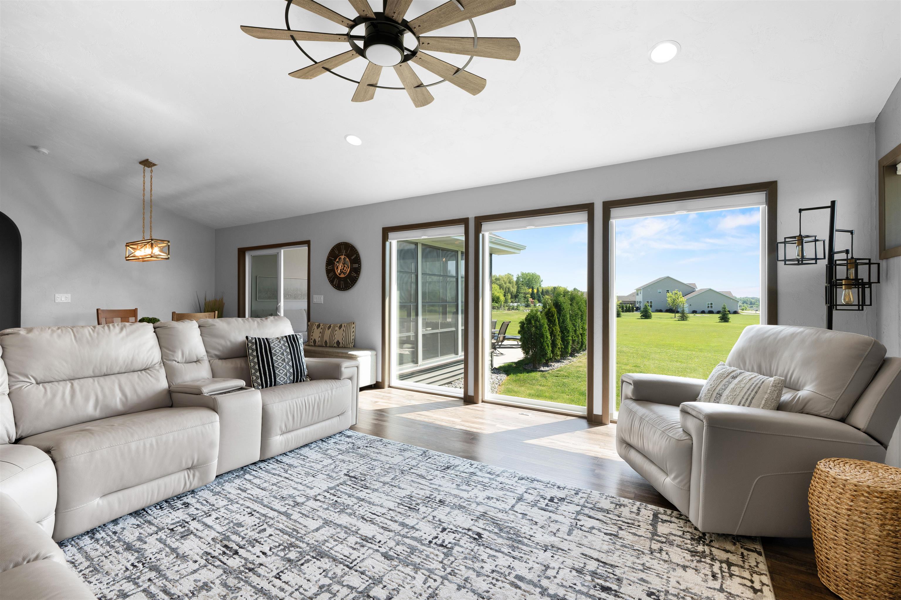 6636 RUSTIC OAKS Drive