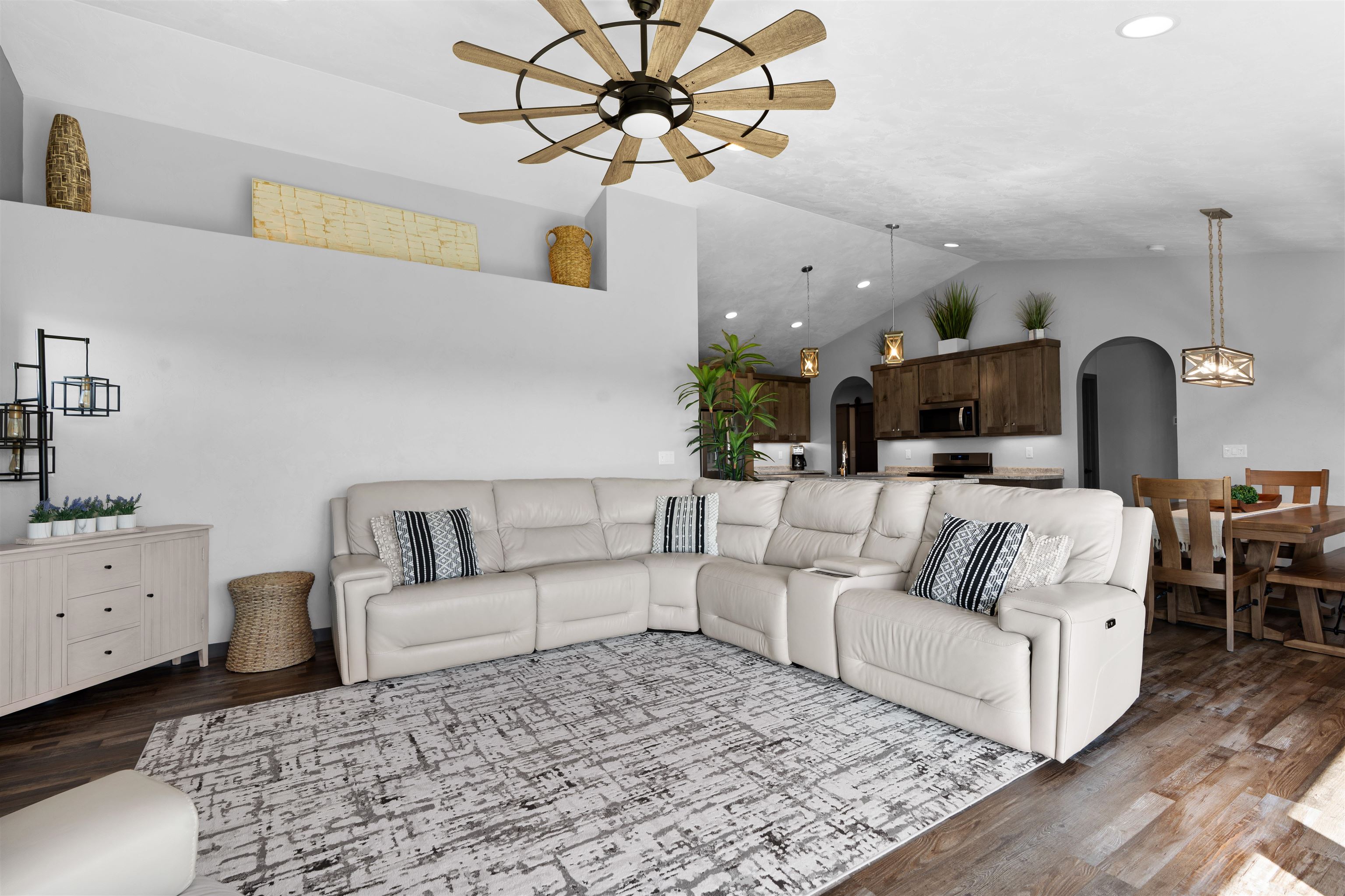 6636 RUSTIC OAKS Drive