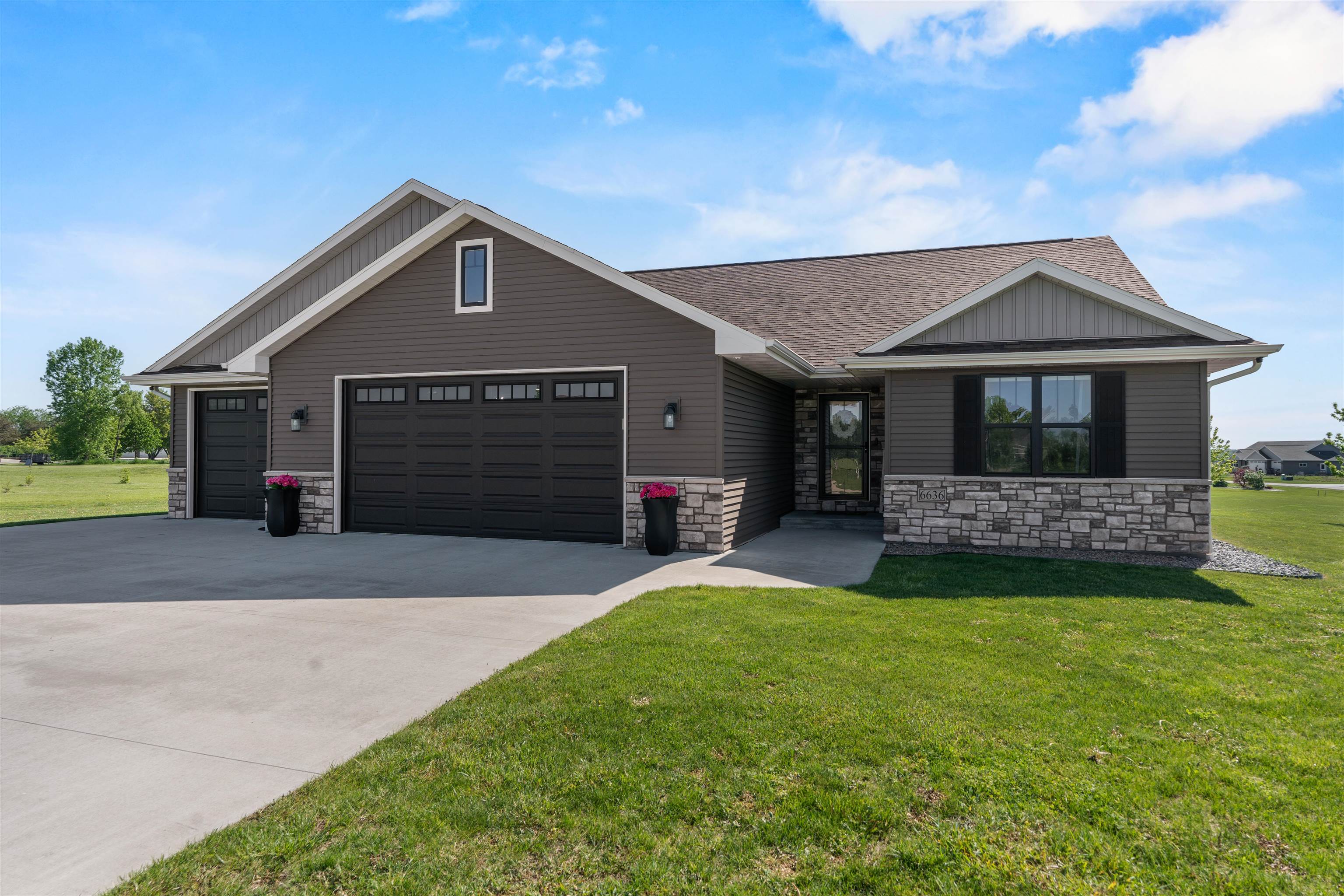 6636 RUSTIC OAKS Drive