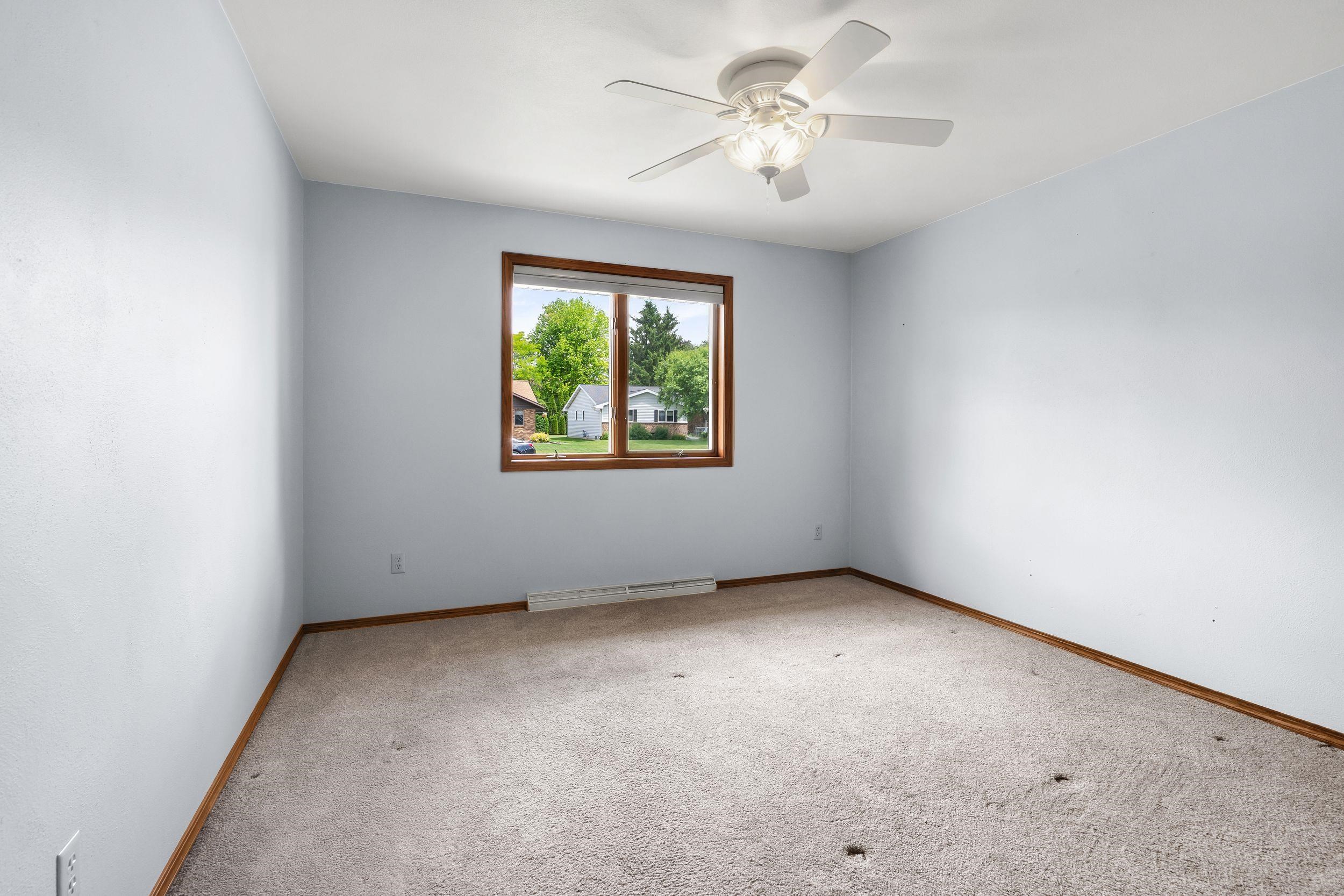 2615 W SUNNYVIEW Circle