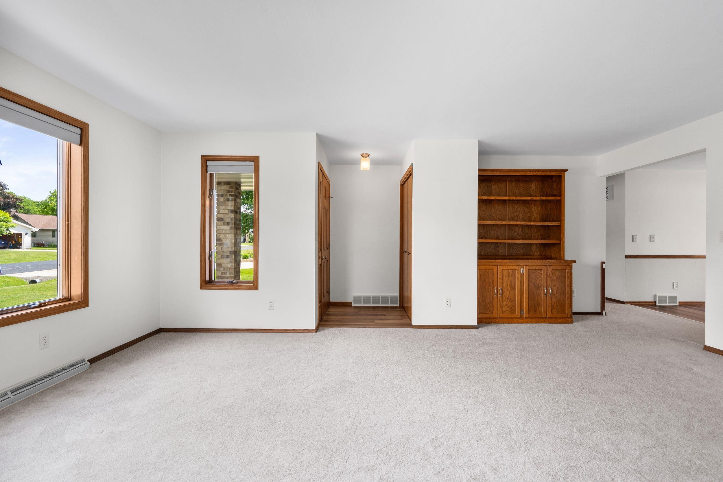 2615 W SUNNYVIEW Circle