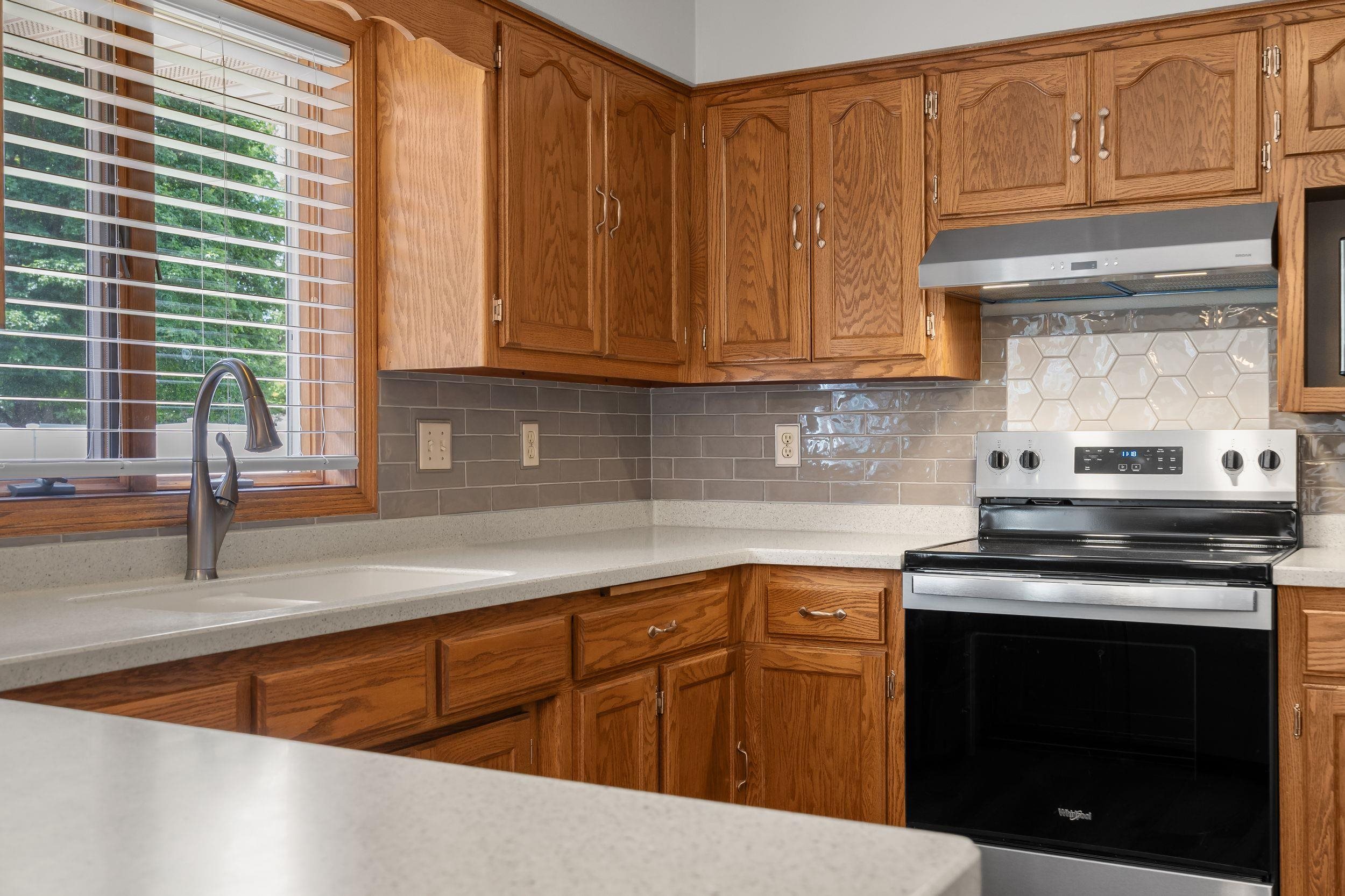 2615 W SUNNYVIEW Circle