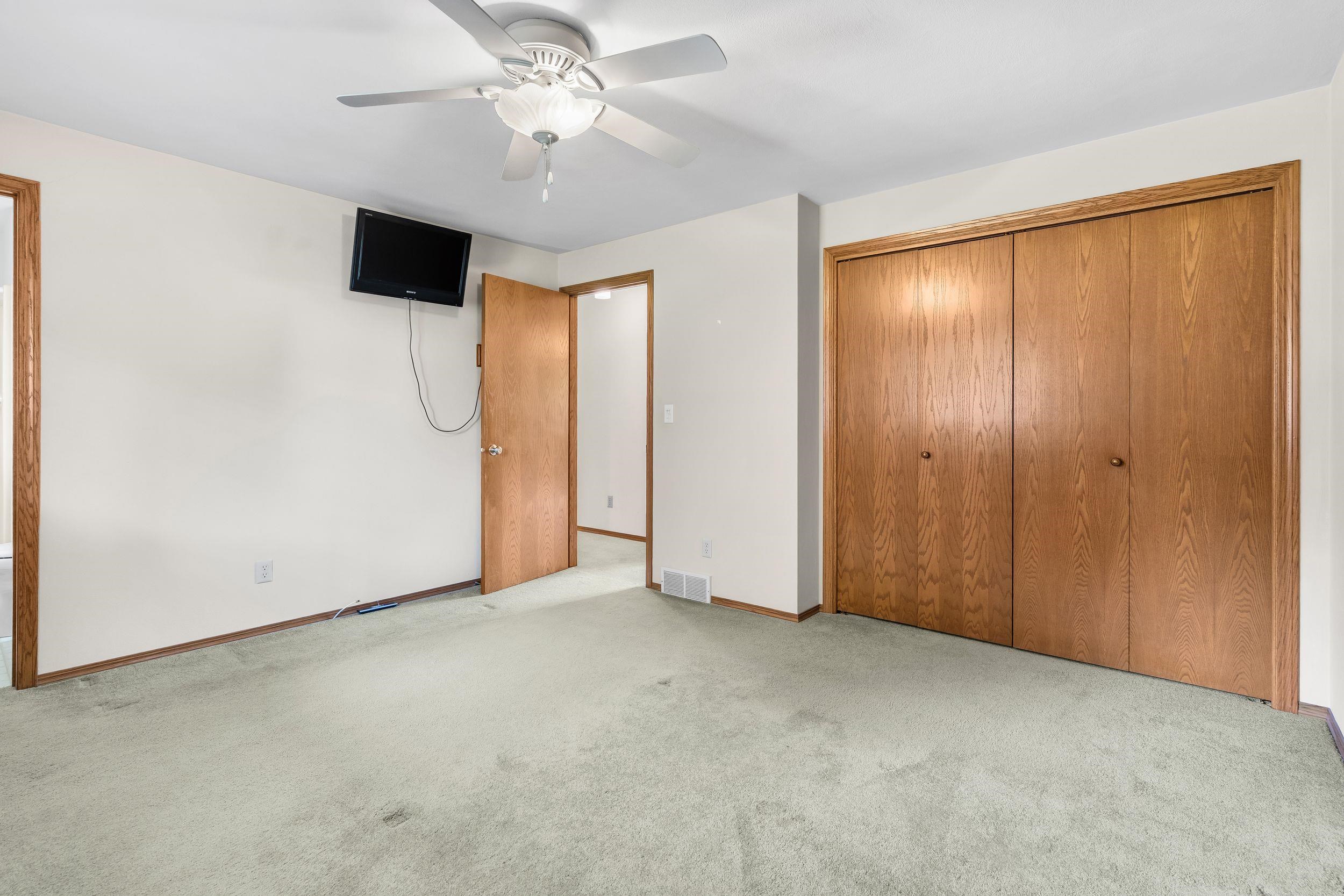 2615 W SUNNYVIEW Circle