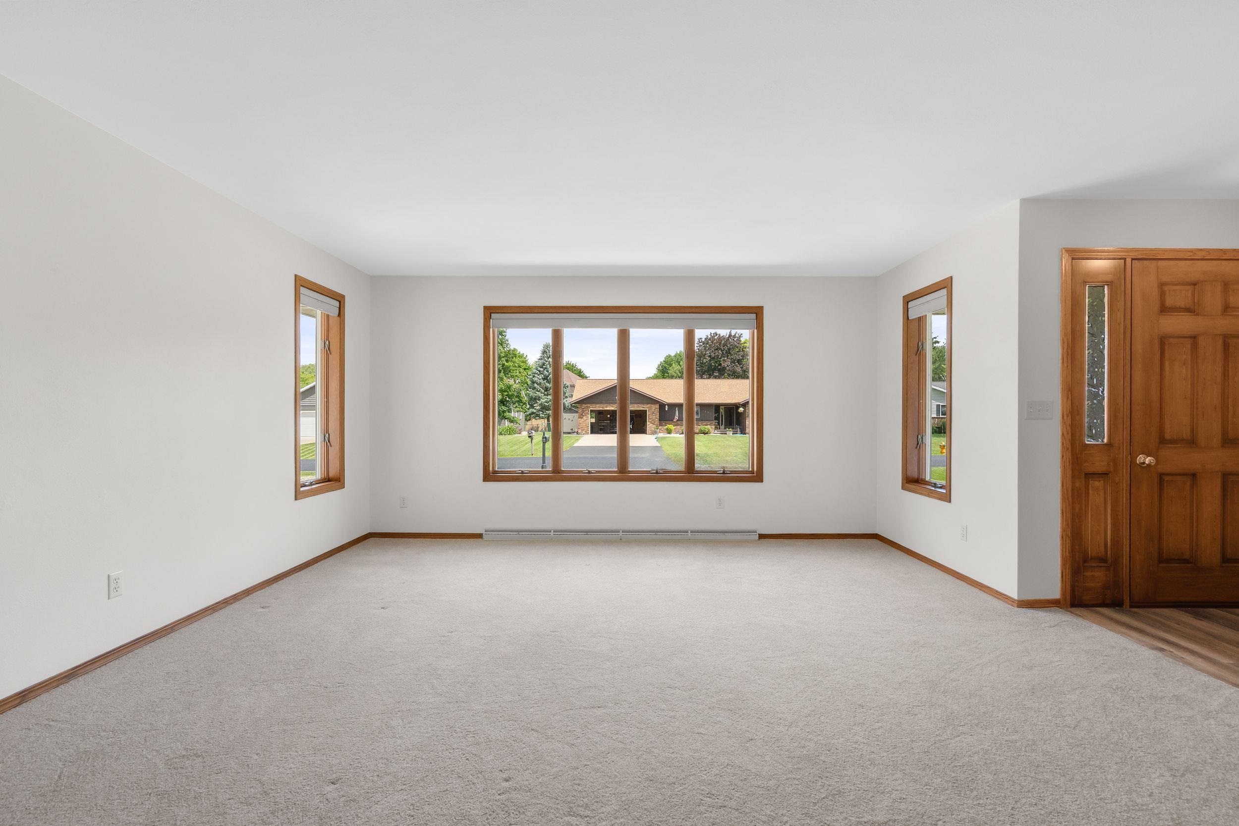 2615 W SUNNYVIEW Circle