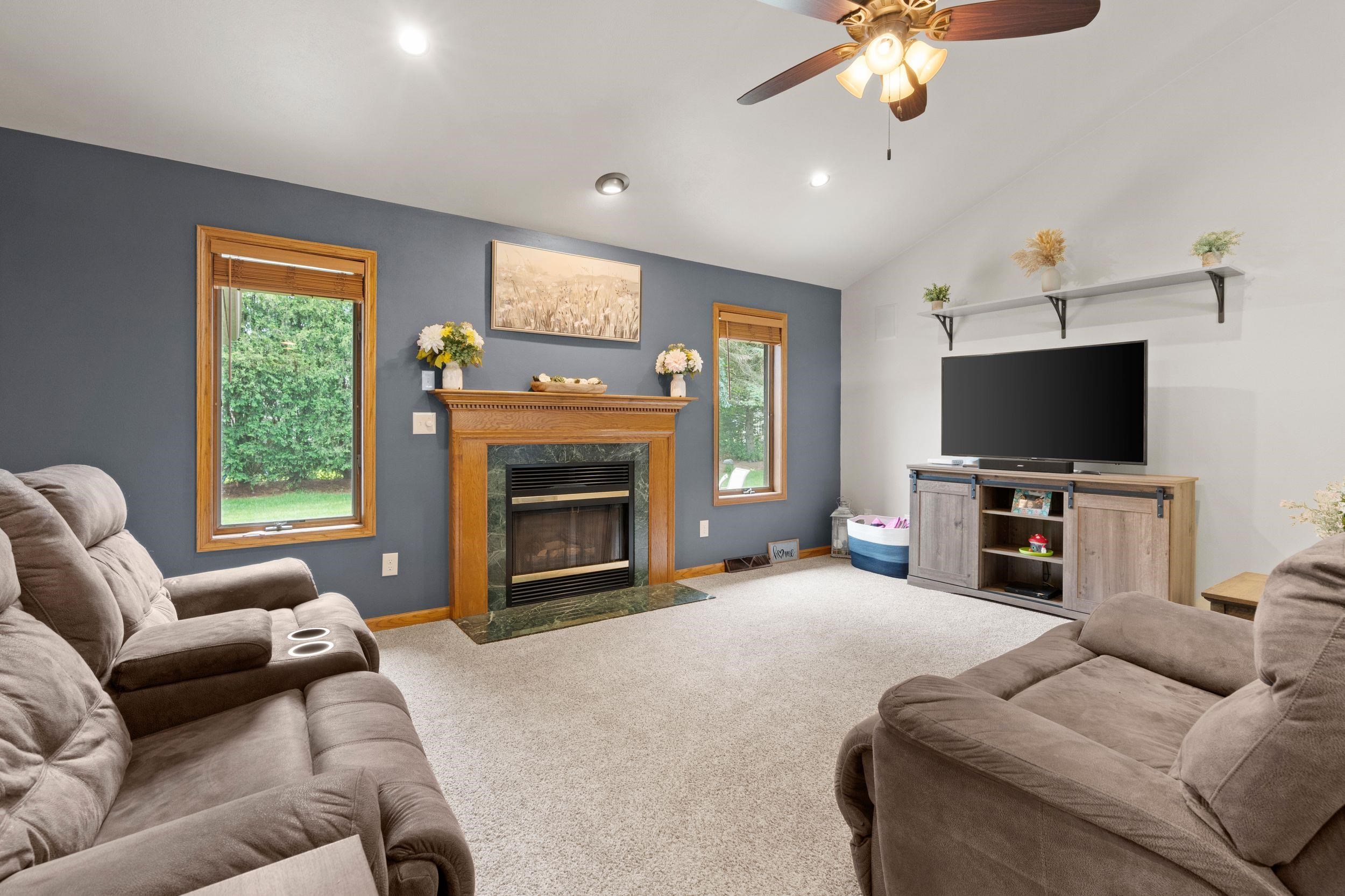 W2585 OAKBROOK Court