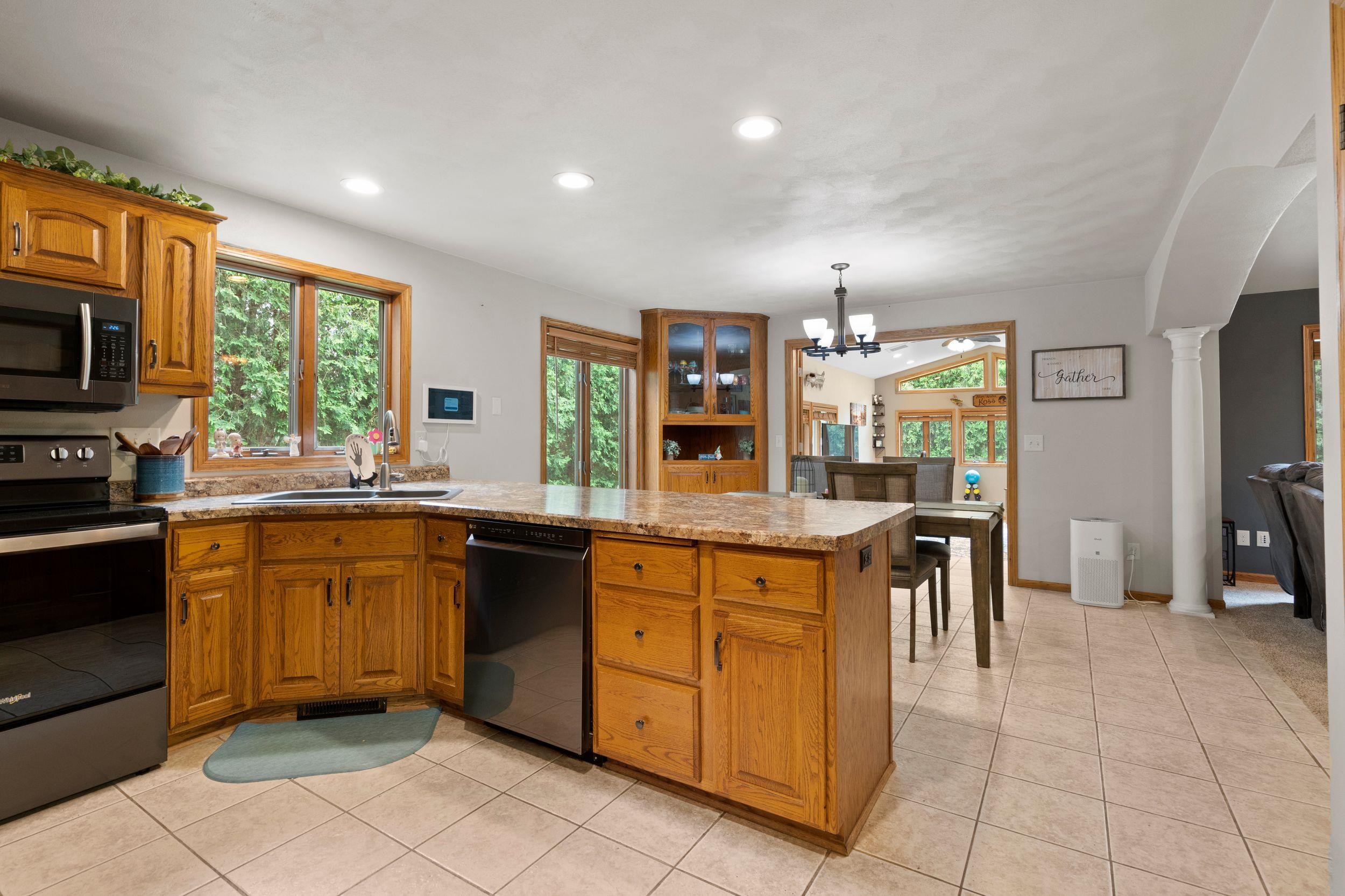 W2585 OAKBROOK Court